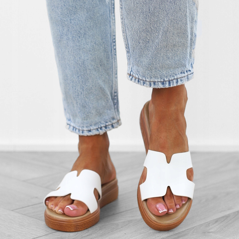 Białe klapki damskie na koturnie z miękkie lekkie sandały MC3802 r.40 Rozmiar 40