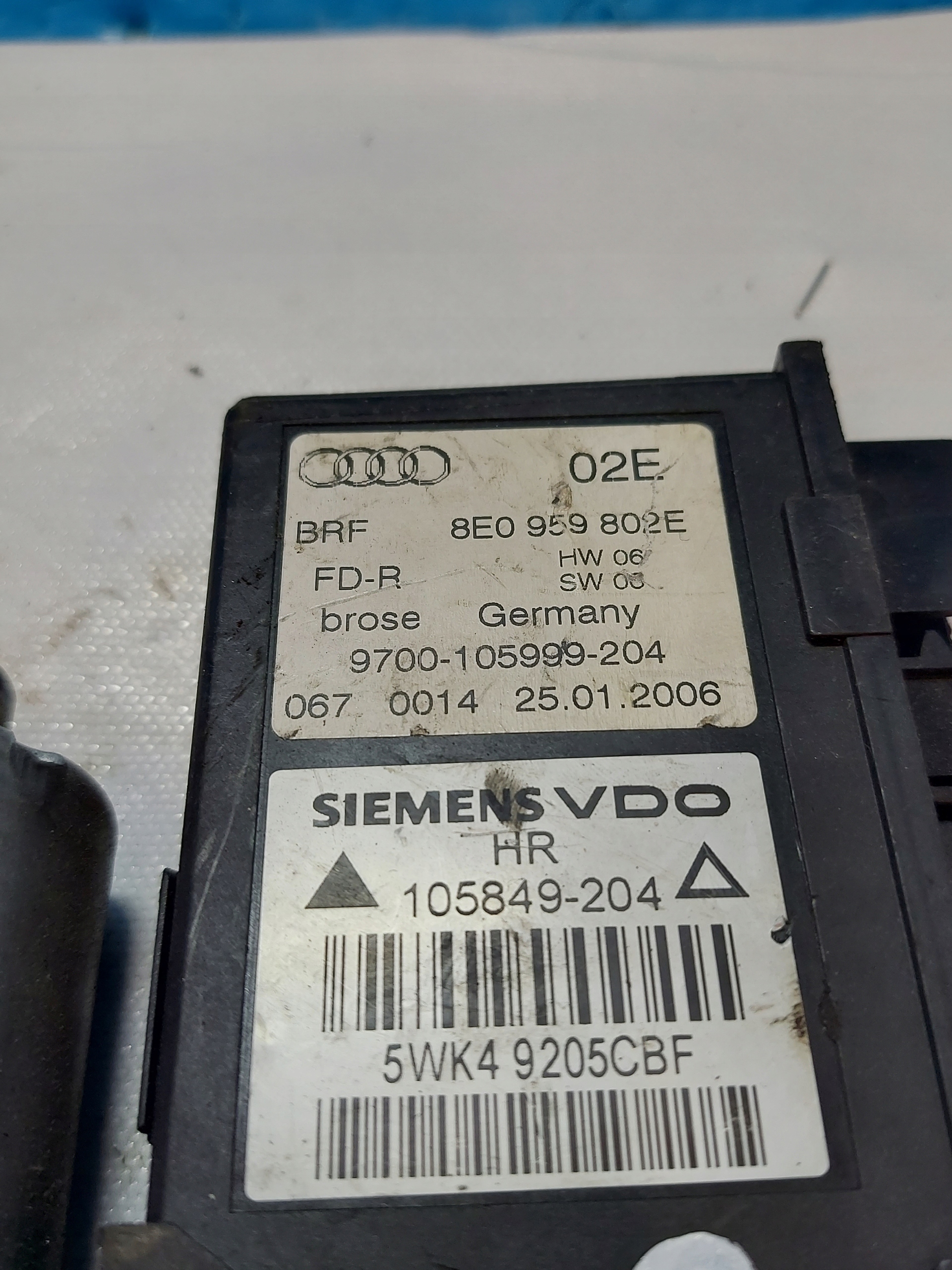 engine lifting windows A4 B6 8E0959802E right rear part
