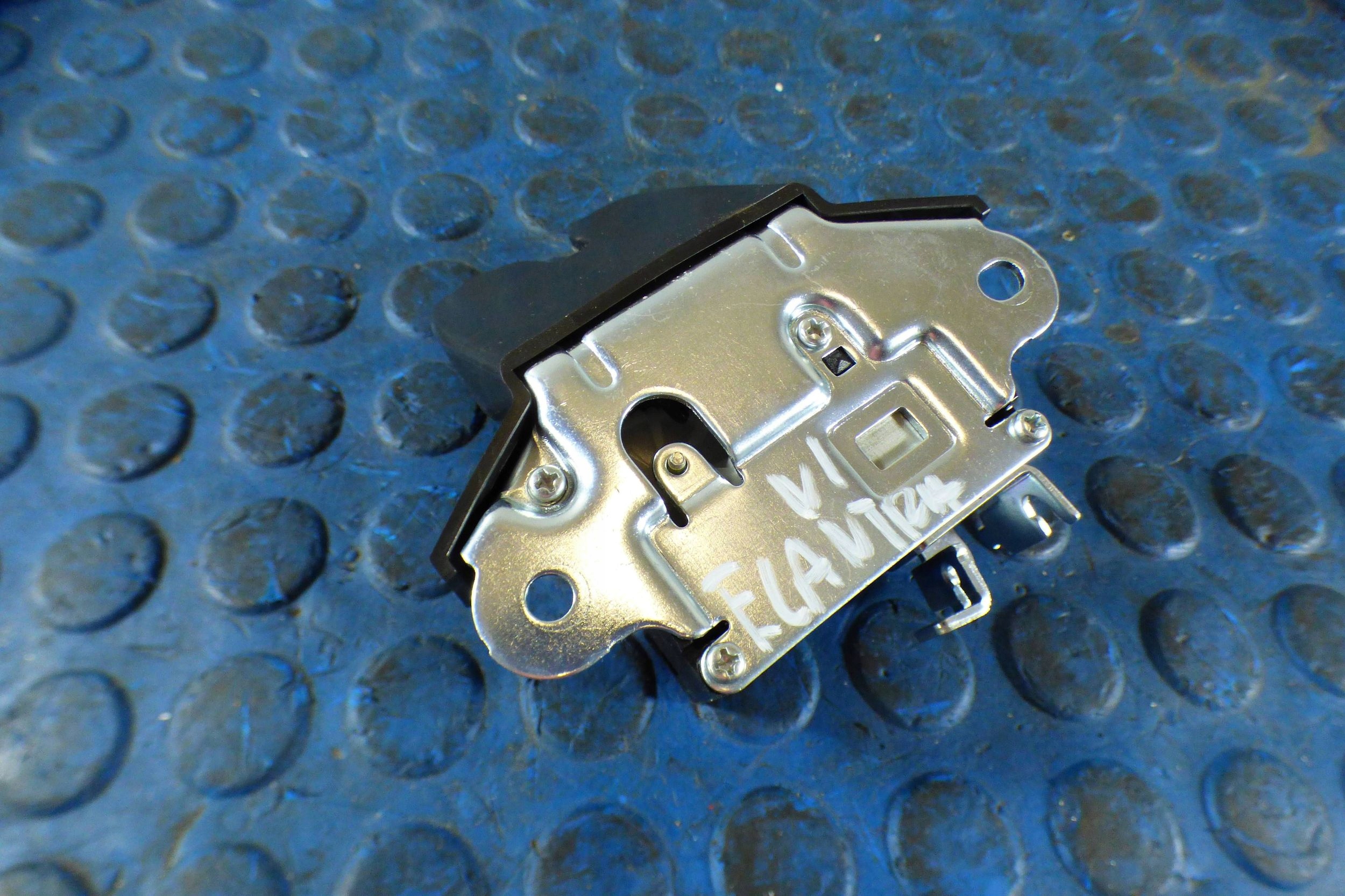 Hyundai Elantra VI lock bonnet rear part st.BDB