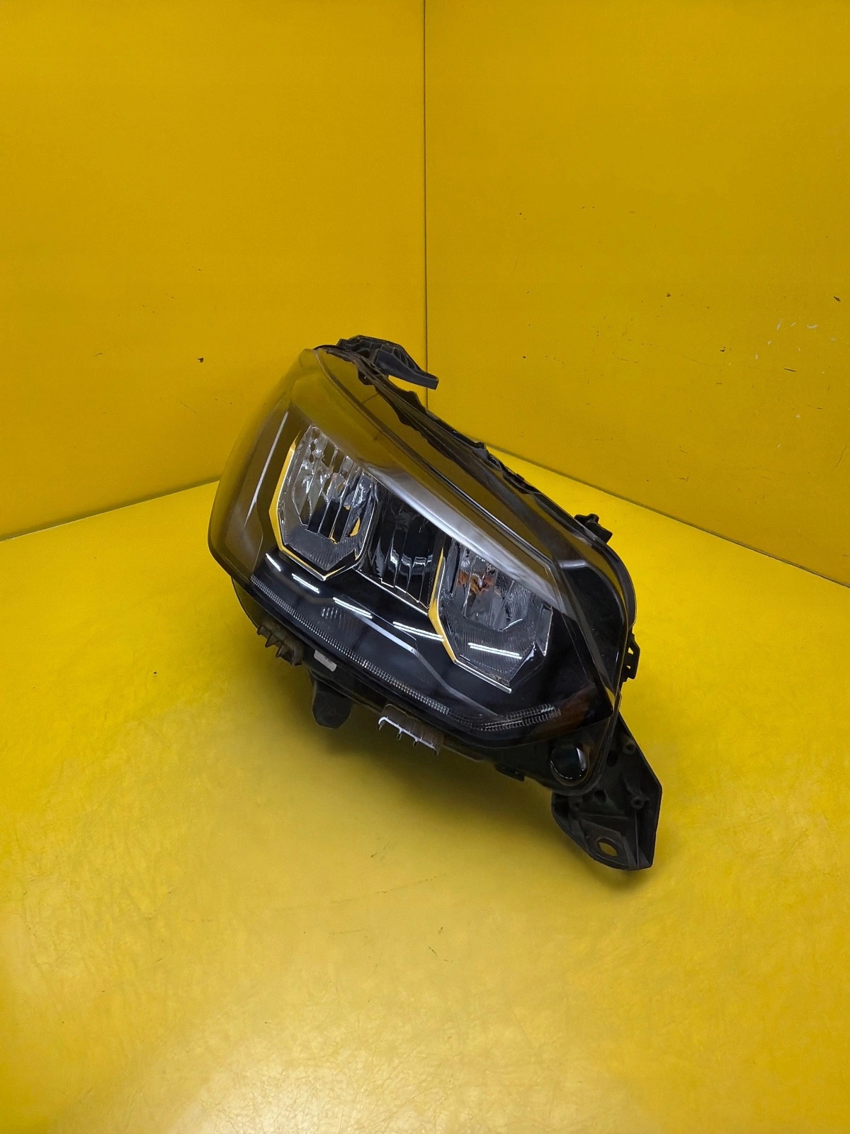 light right Peugeot 2008 II 2019- Led 9833036180