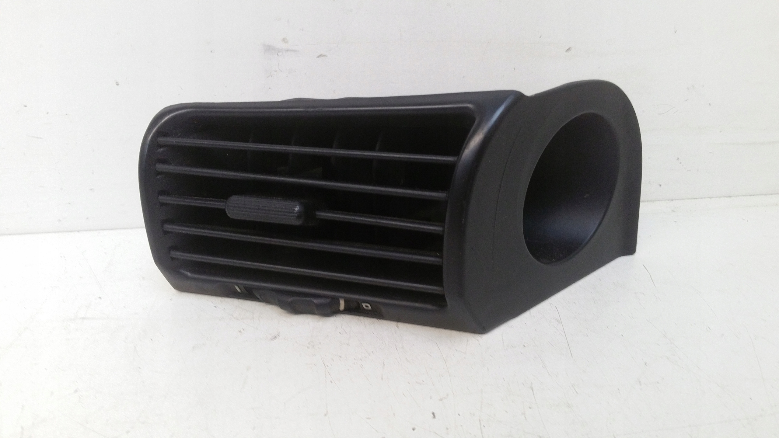grid air conditioning devices left 1384087 BMW E34