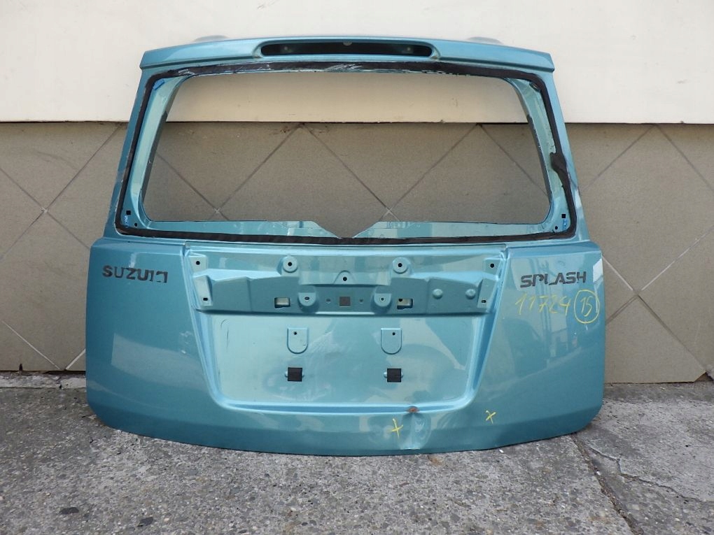 SUZUKI SPLASH boot doors
