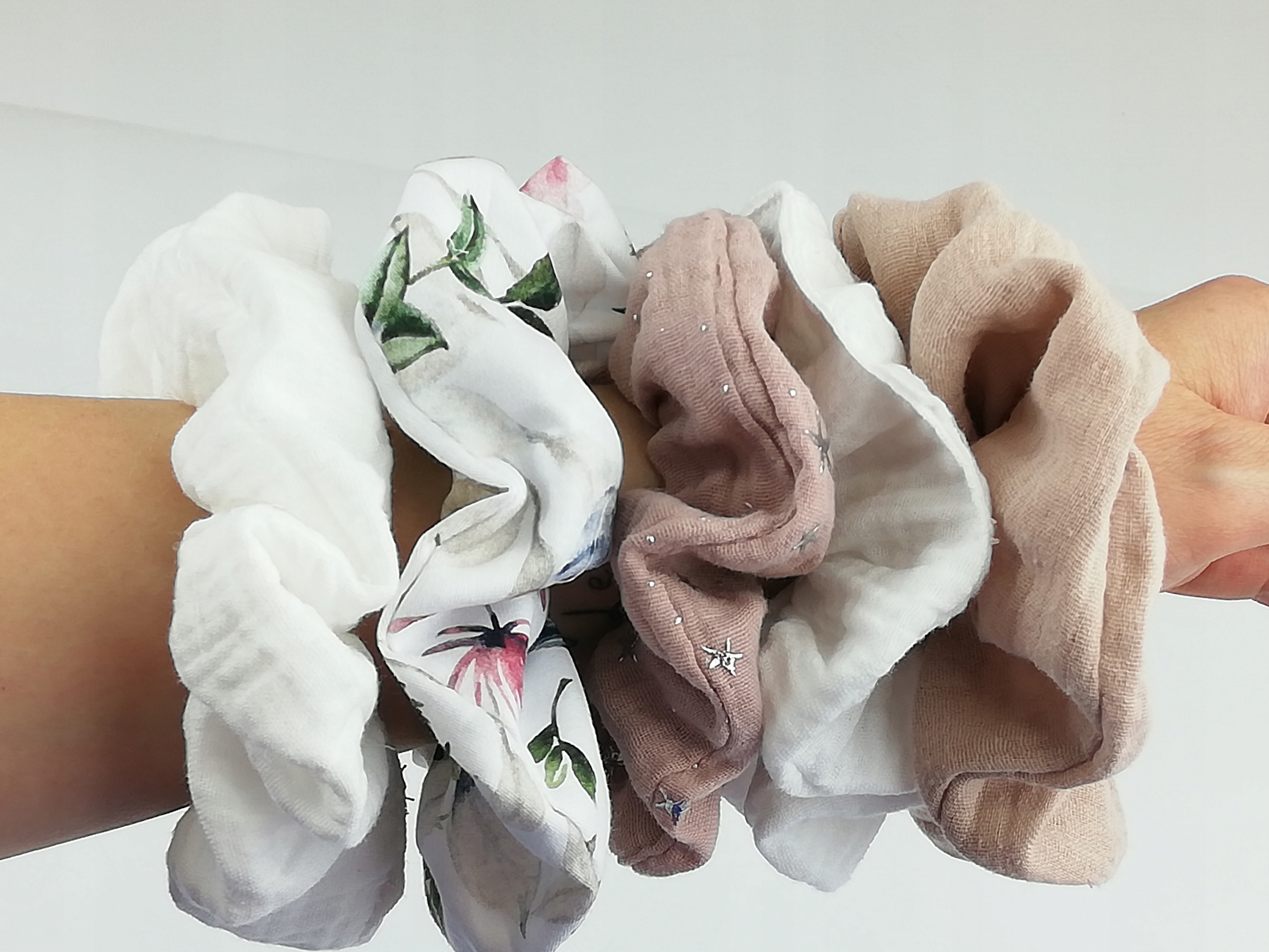 

Gumka Do Włosów Scrunchie Frotka