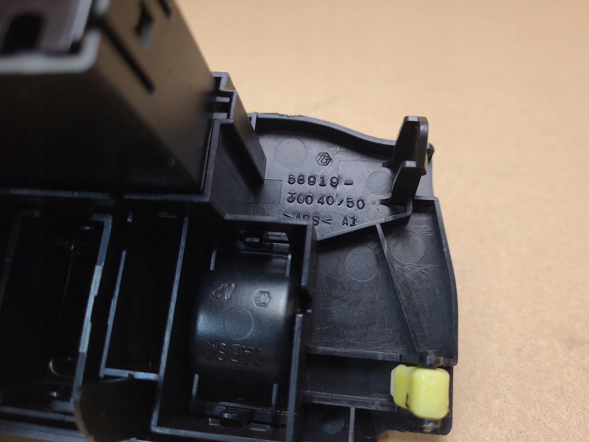 Panel bouton Lexus GS 3 2007 58919-30040