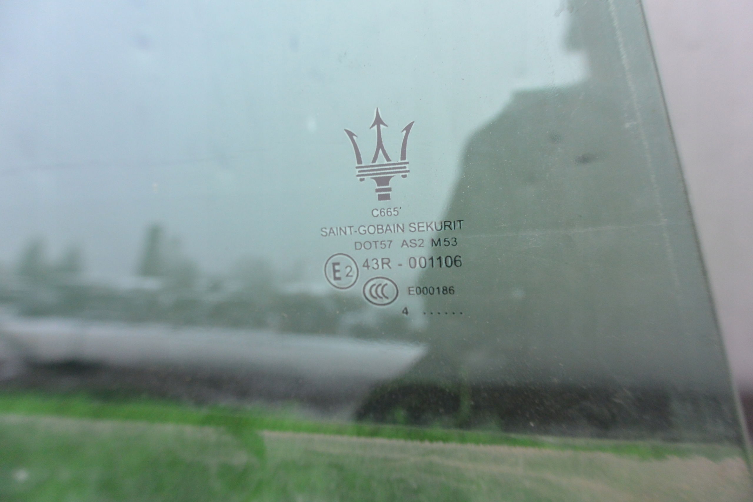 SZYBA DRZWI PRAWA TYL MASERATI GHIBLI III 14R Installation side Rear right