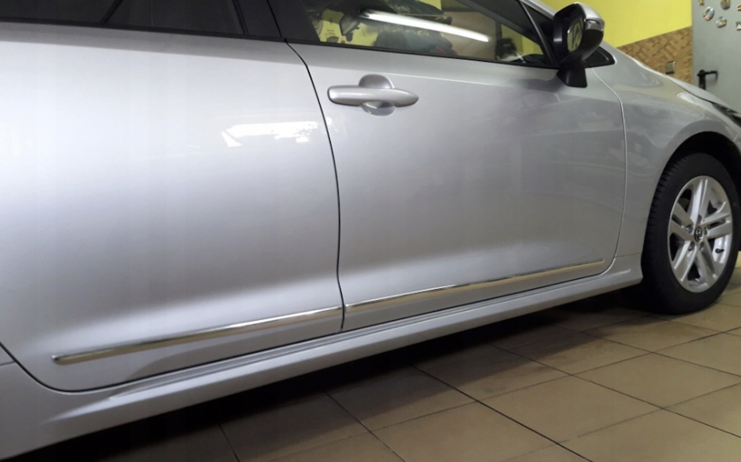 Infiniti Q50 - Listwy CHROM Boczne Drzwi Strona zabudowy lewe + prawe