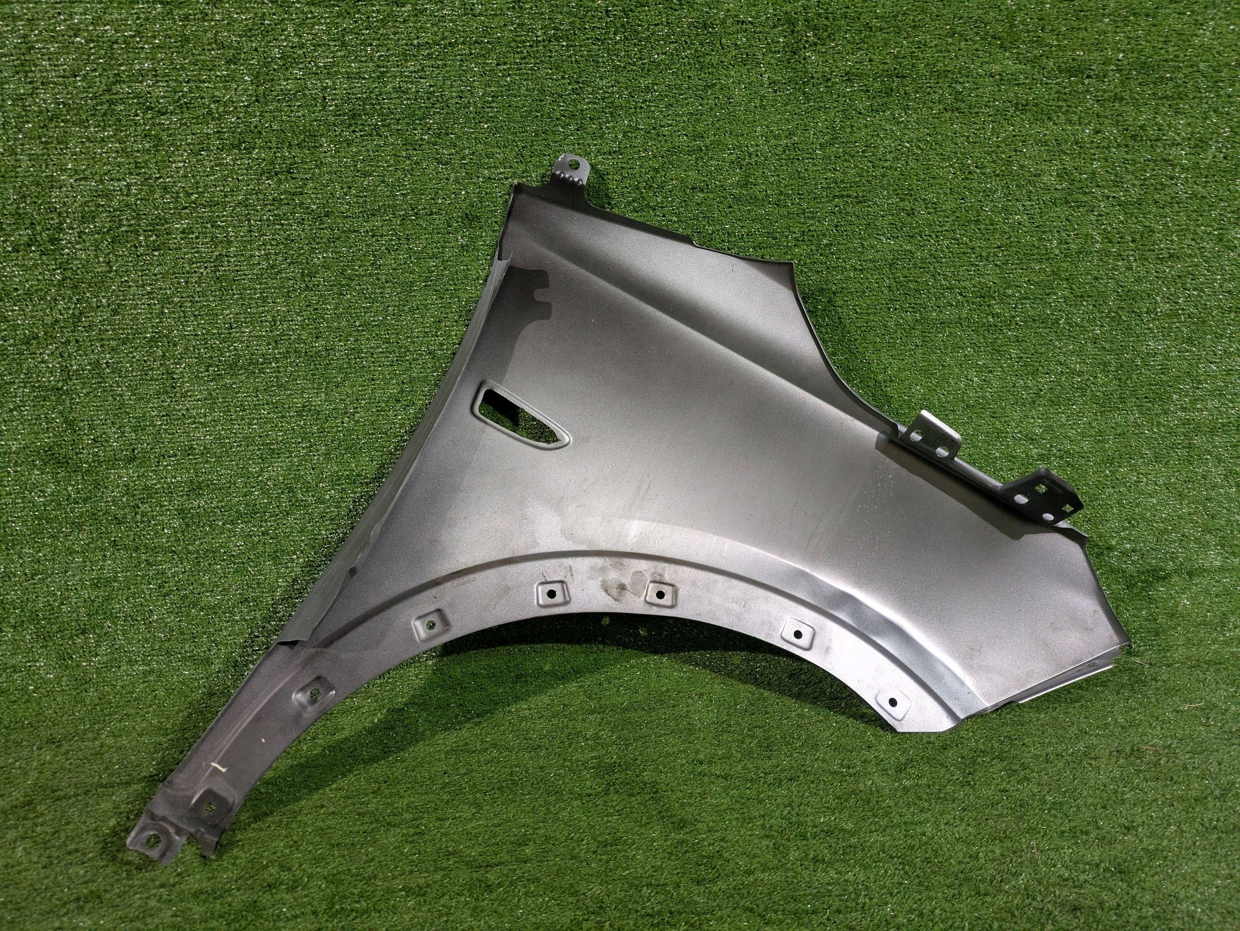 fender front left front OPEL CROSSLAND X NR.373