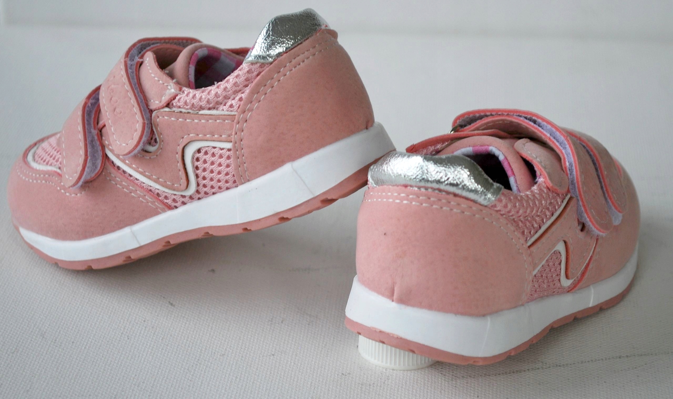 PUDROWE Adidasy wkł.skóra profil r.31 / 19,6cm Kod producenta K-309A