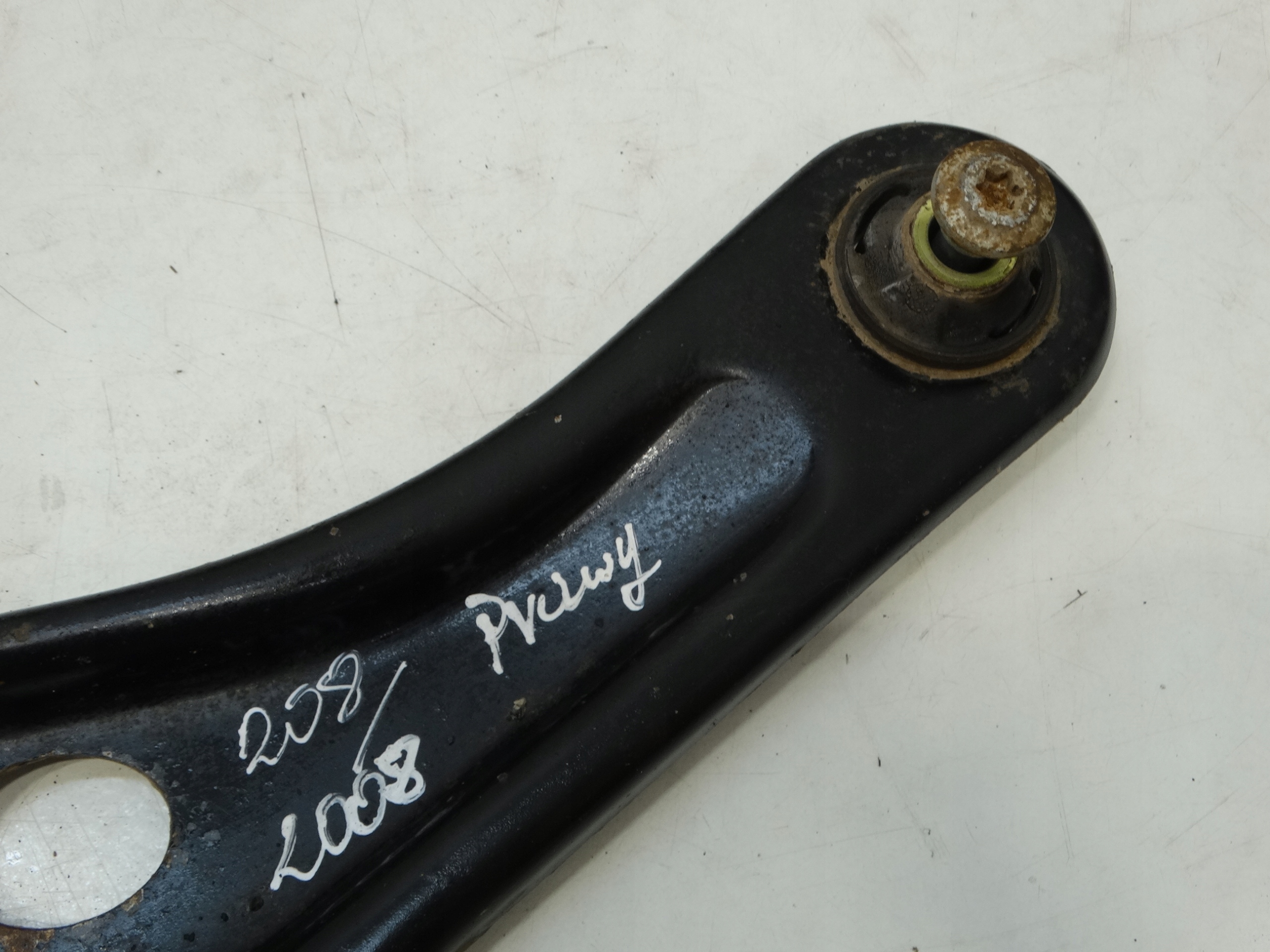 arm lower springing right front PEUGEOT 208 2008 129TYS.KM