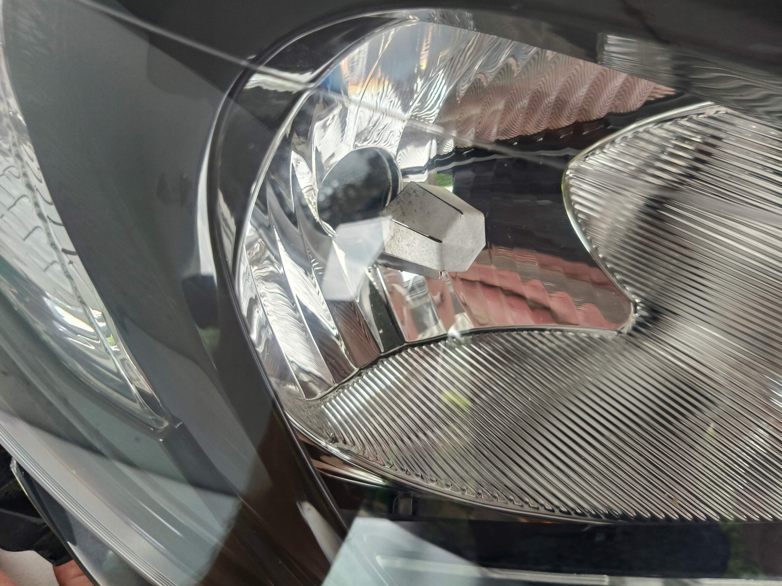 light right REFLEKTOR OPEL CORSA D 11-14 LIFT CIEMNA
