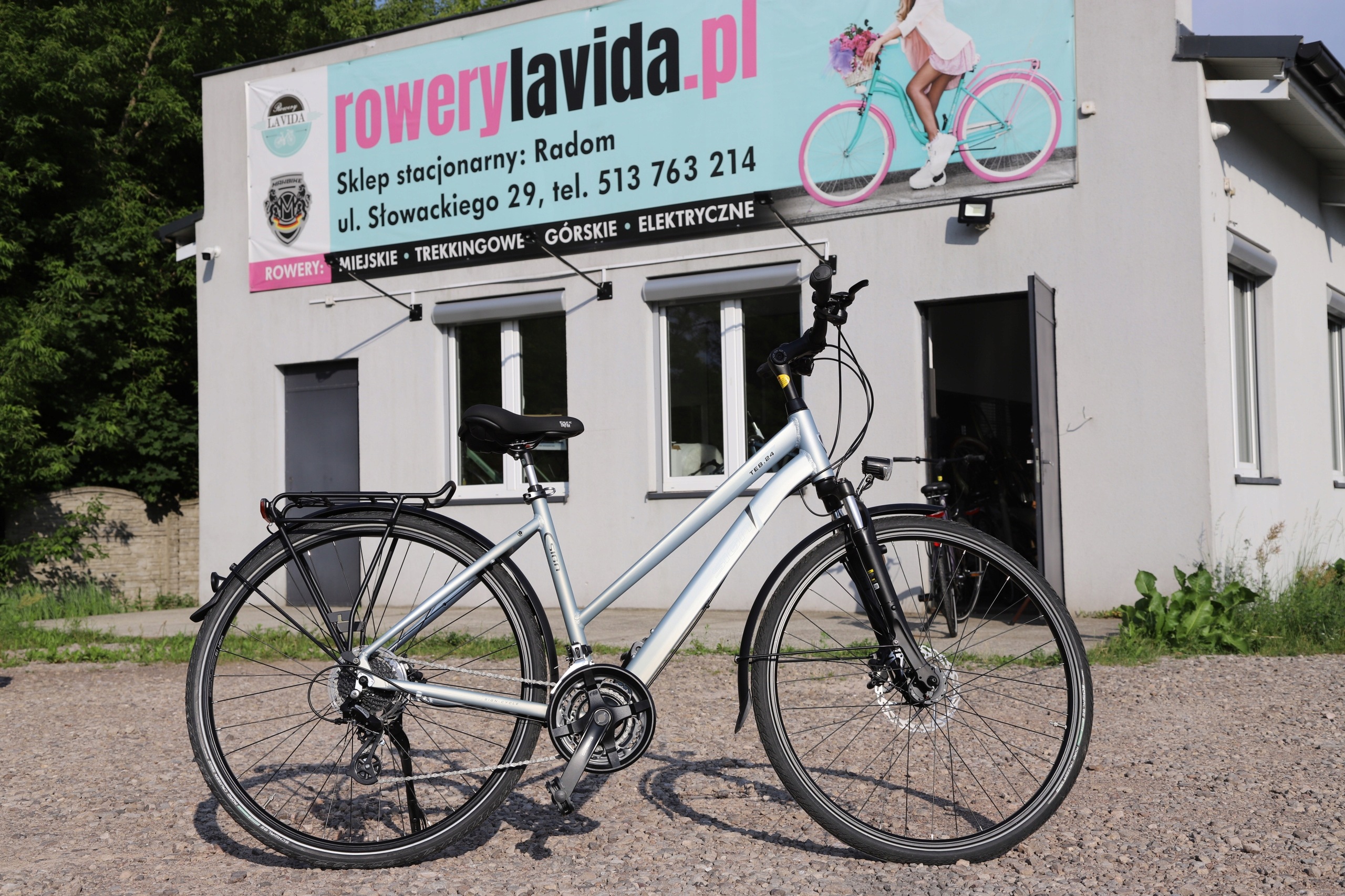 Profesjonalny Rower Trekkingowy 28 Hydrauliczne Hamulce Genialny Kolor 24 B