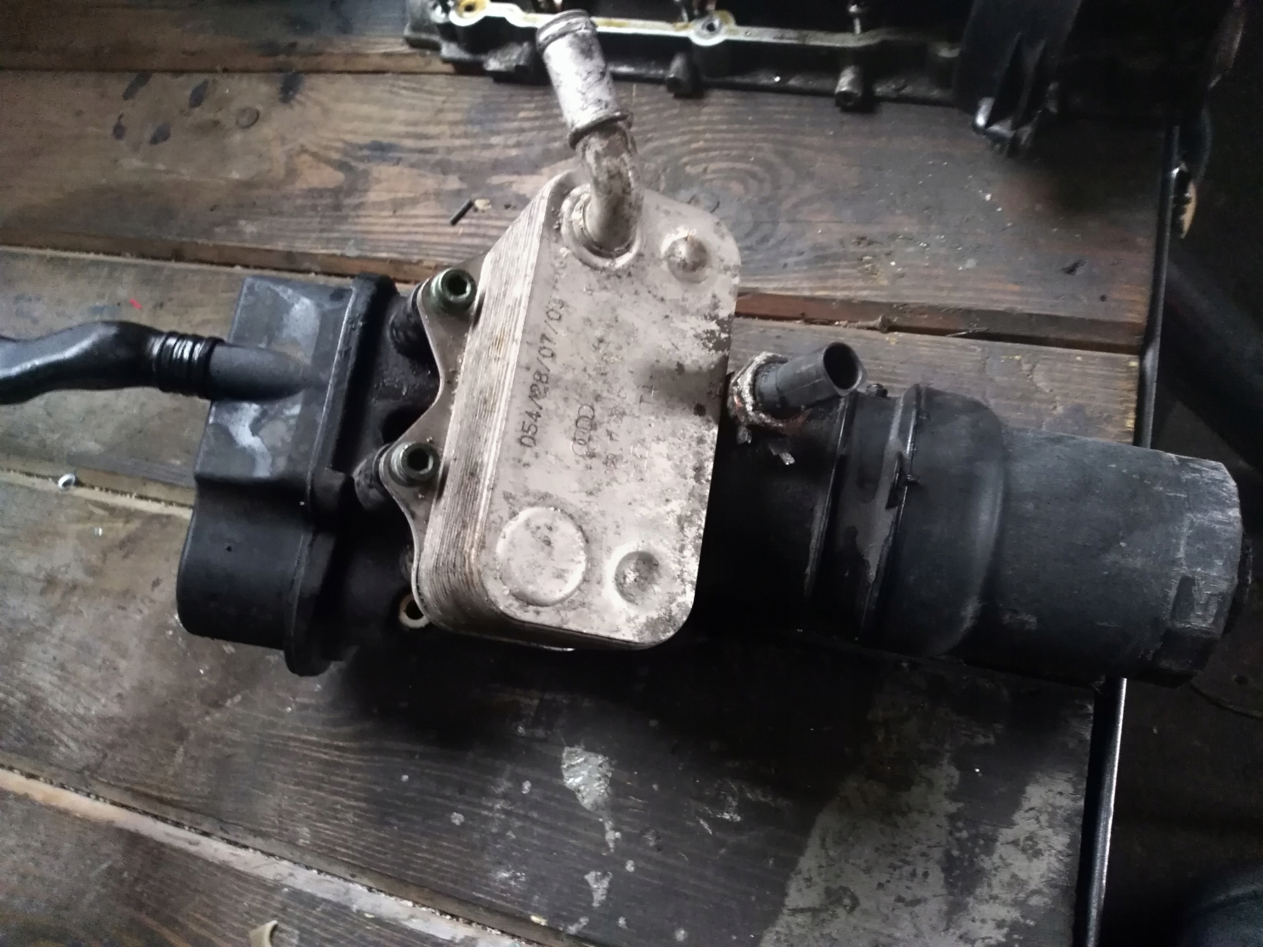 06D115397D OBUDOWA FILTRA OLEJU AUDI A3 8P 2,0 FSI