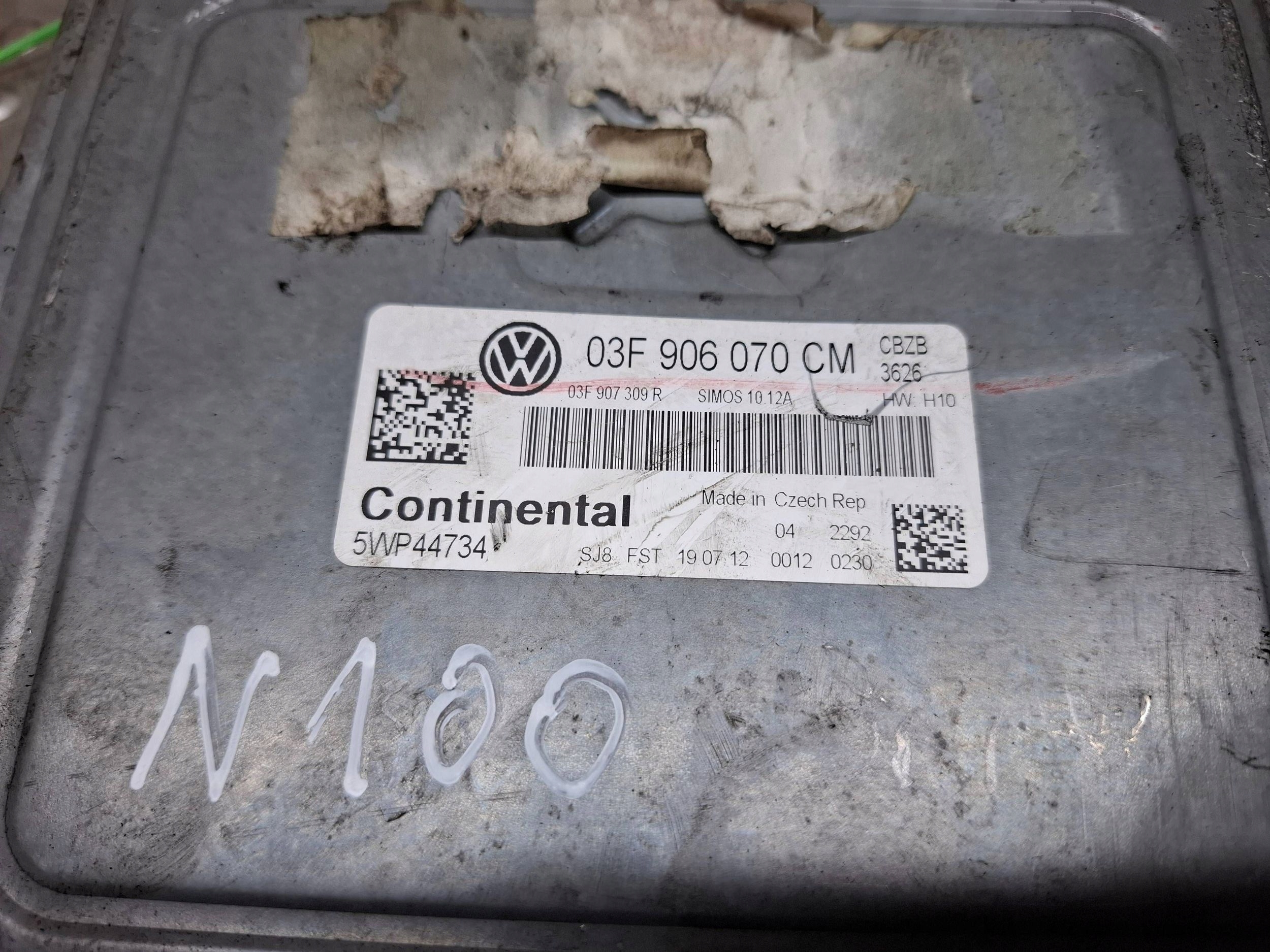 computer control unit of the engine 03F906070CM VW BEETLE 5C1 GOLF V 1.2 TSI