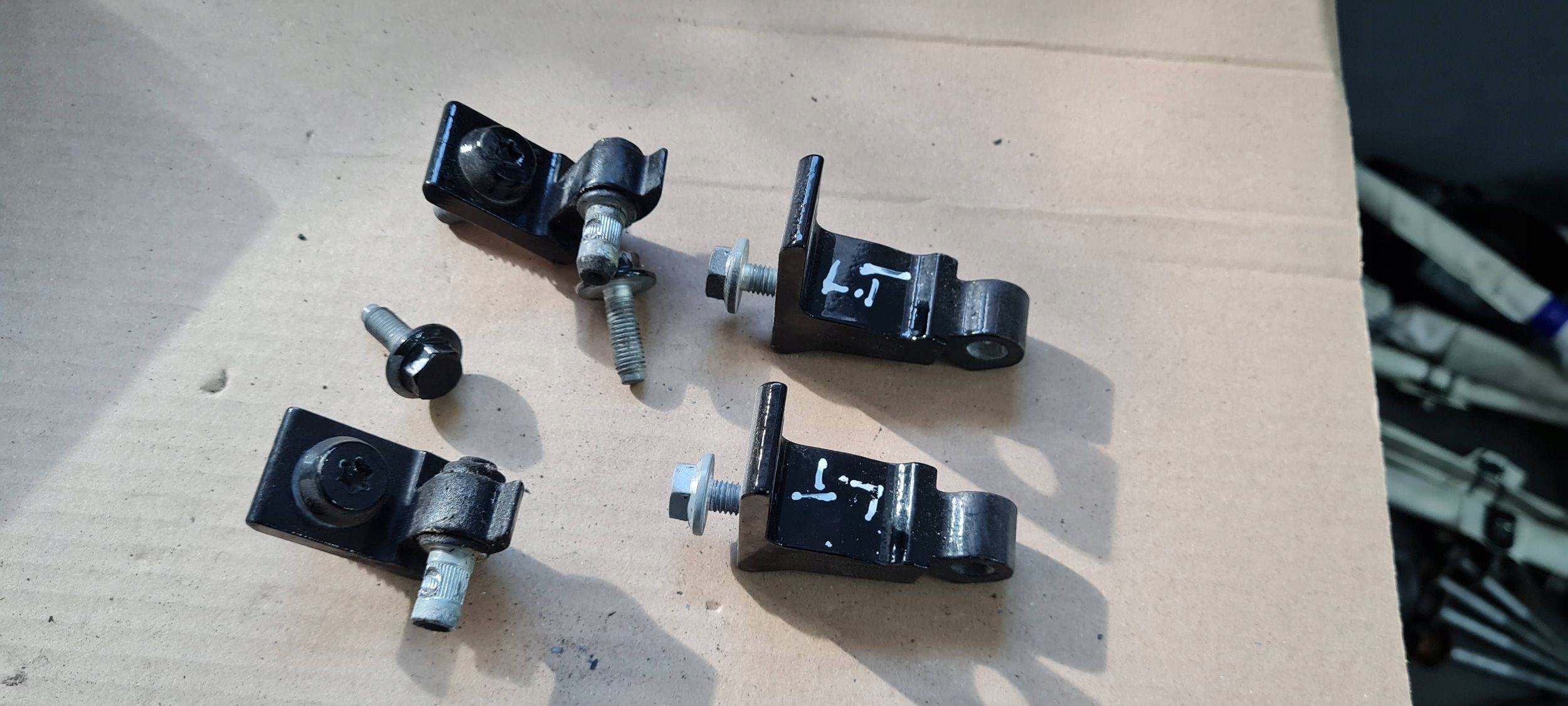 A4 B8 LIFT Scharnier scharniere Tür links links heck KOMPLET LY9B