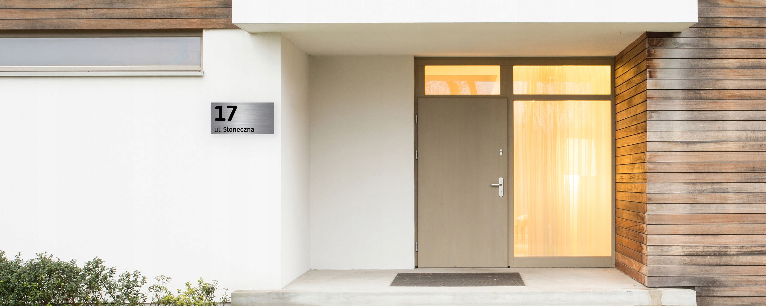 NIERDZEWNY NUMER NA DOM 42x21cm TABLICZKA ADRESOWA ALUMINIUM + DYSTANSE Waga produktu z opakowaniem jednostkowym 0.4 kg