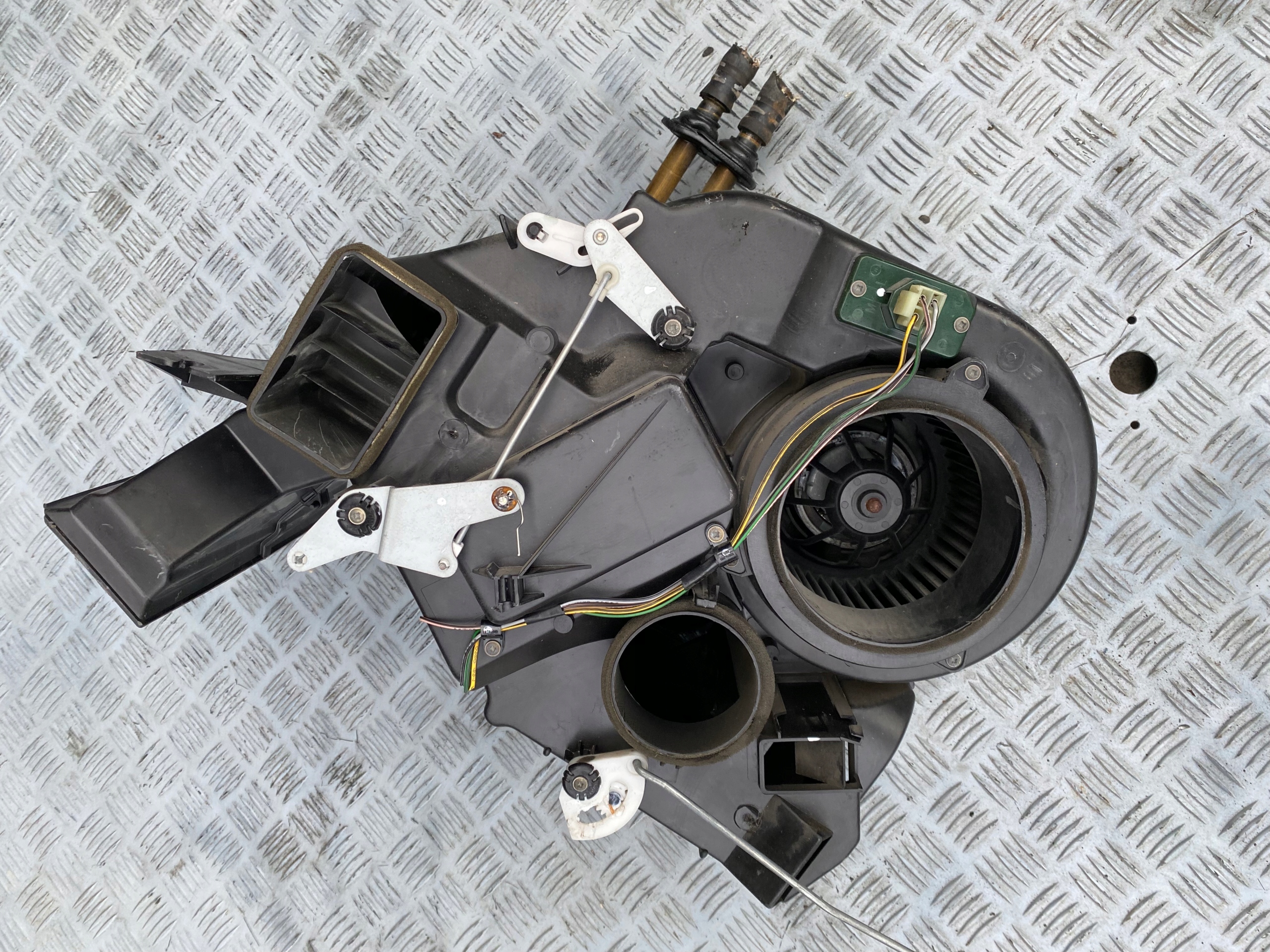 Нагреватель резистор Jec103070 Freelander и Европа