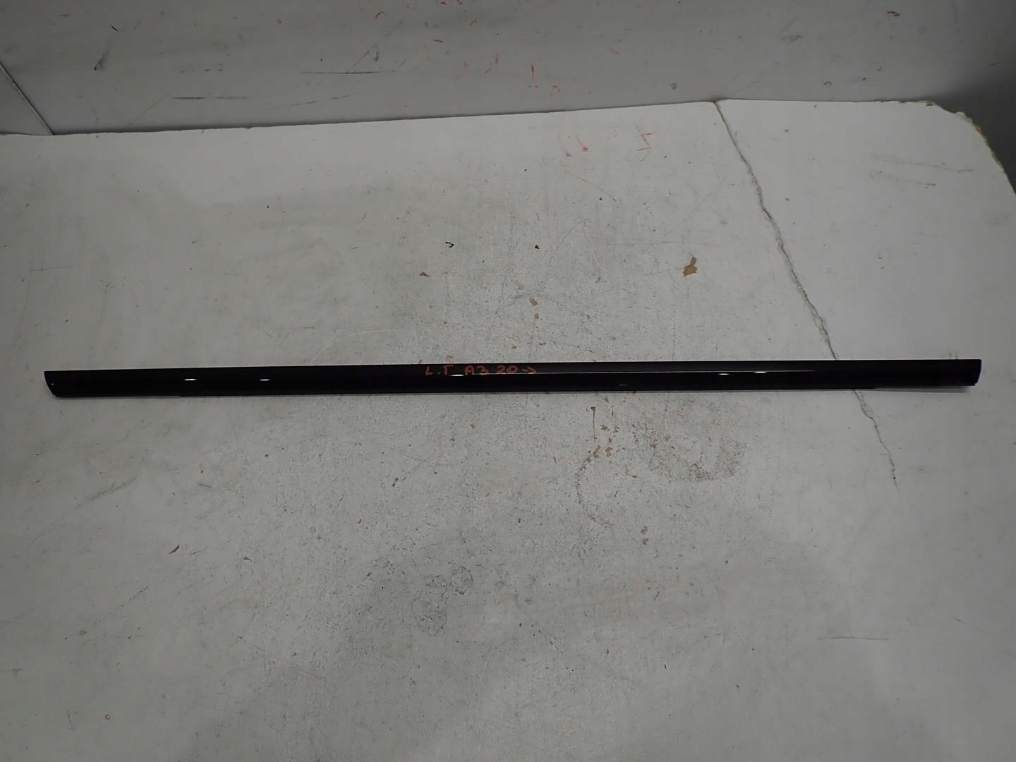 moulding dust left rear part AUDI A3 2020- 8Y0839475