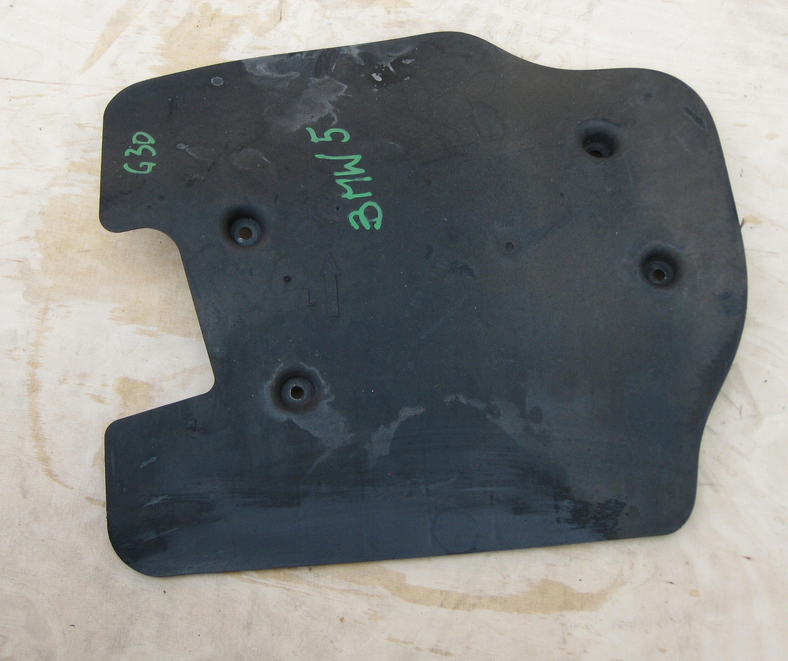 BMW 5 G30 3.0D 19R abdeckung Blende Abdeckung Unterfahrschutz des Querlenkers links heck 6861143