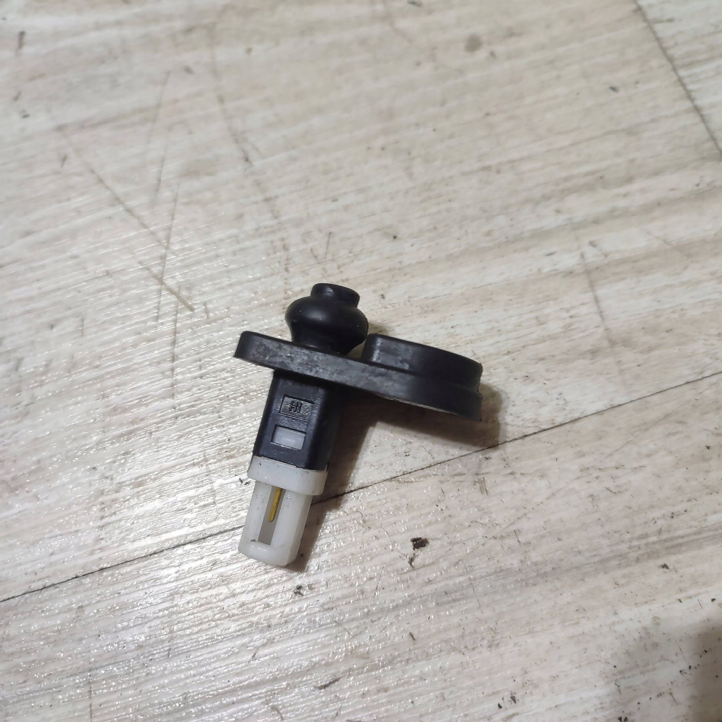 Sensor krancowy Tür tylnych Hyundai i20 (GB IB)