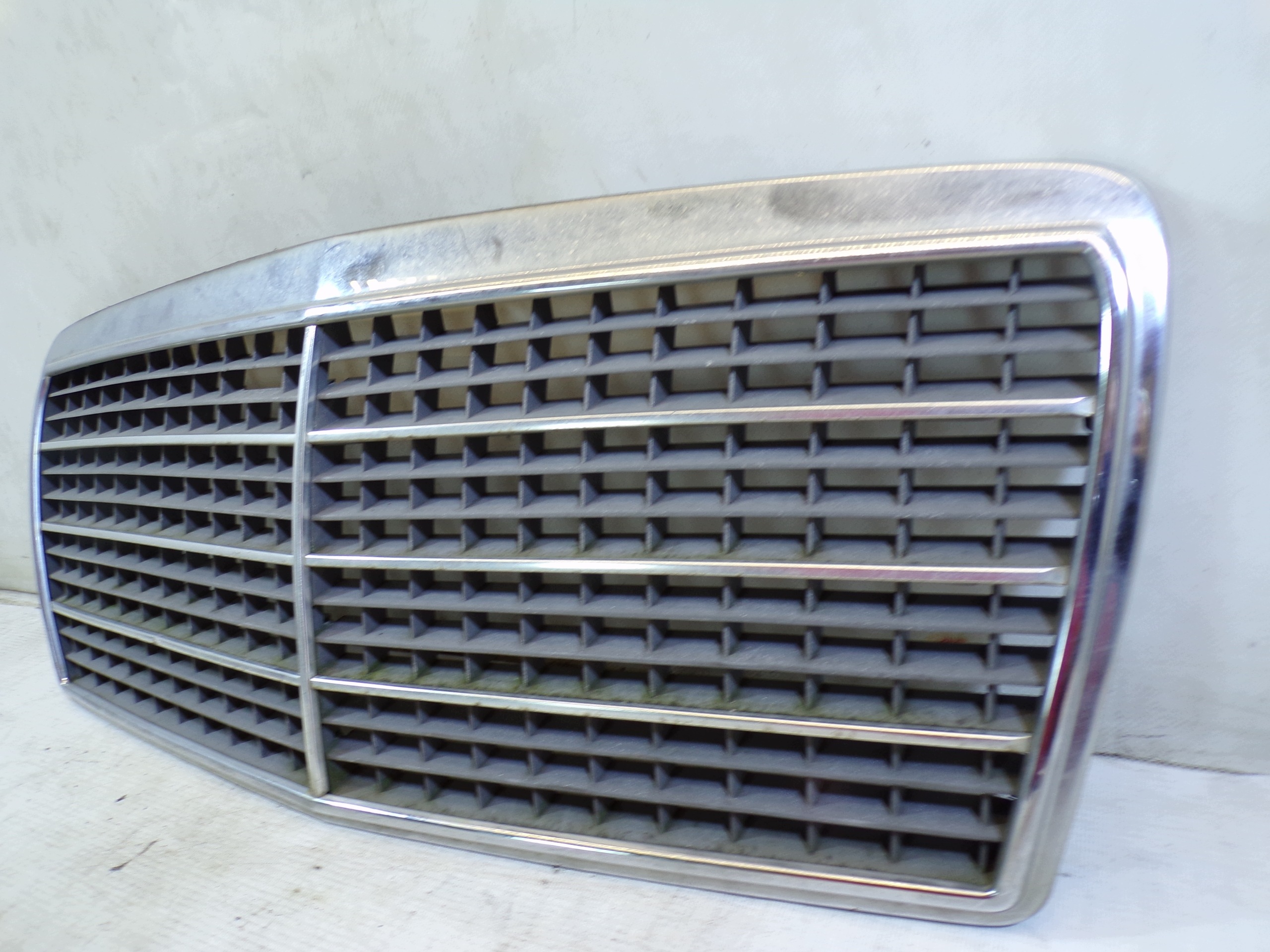 grill grille radiator MERCEDES W124 E-KLASA