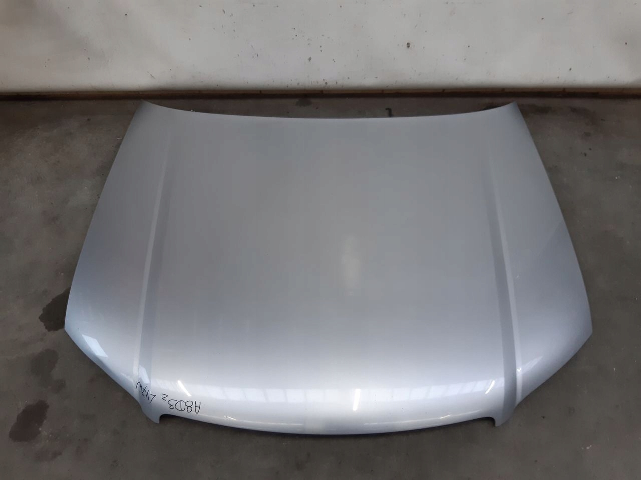 Capot Audi A8 D3 3,7 V8 LY7W