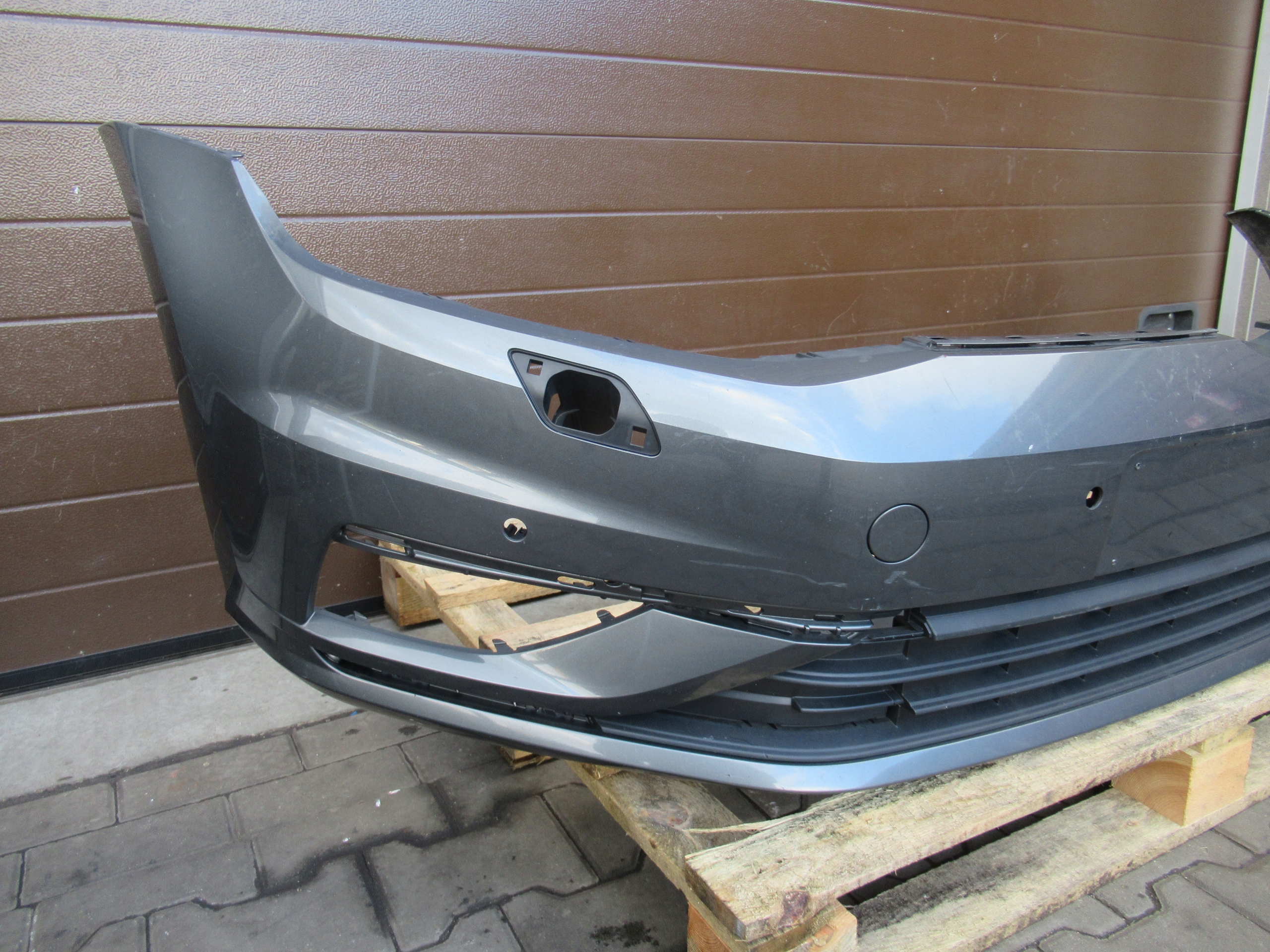 Stoßstange vorne VW GOLF VII LIFT 4xPDC Spritzdüse