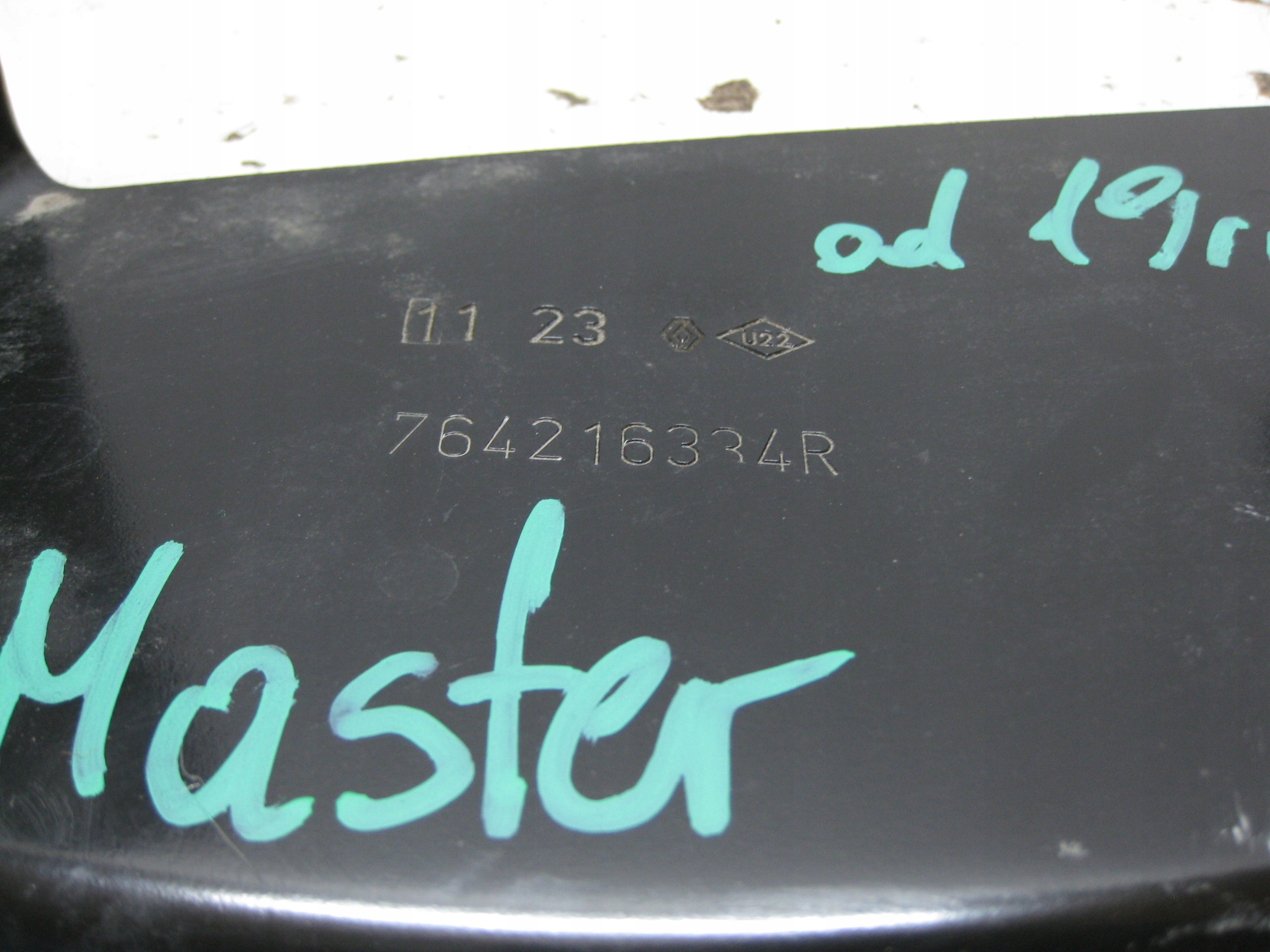 RENAULT MASTER III left holder of a bumper front 764216334R