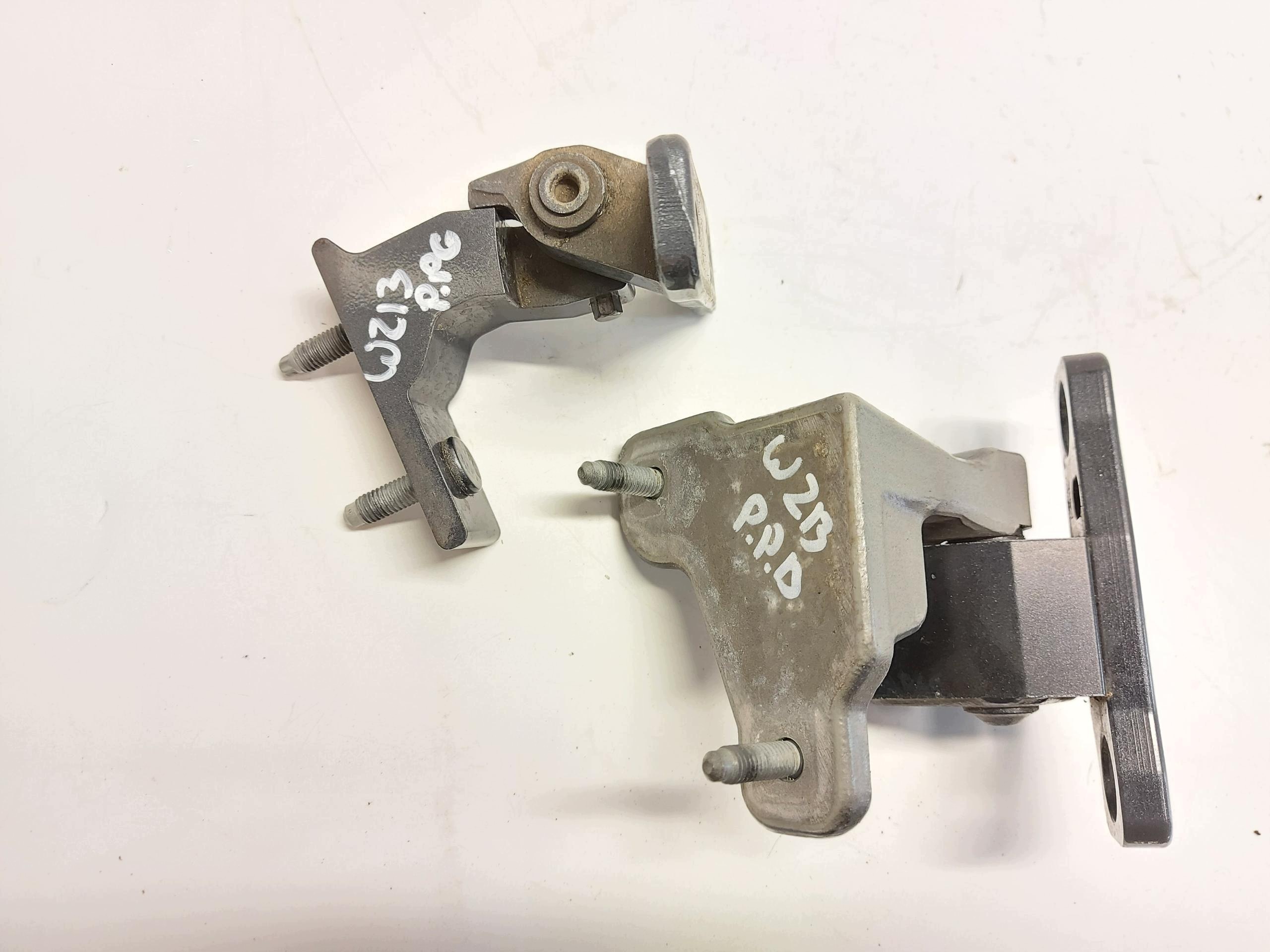 MERCEDES W213 E300de Kombi hinge door front right gora dol komplet