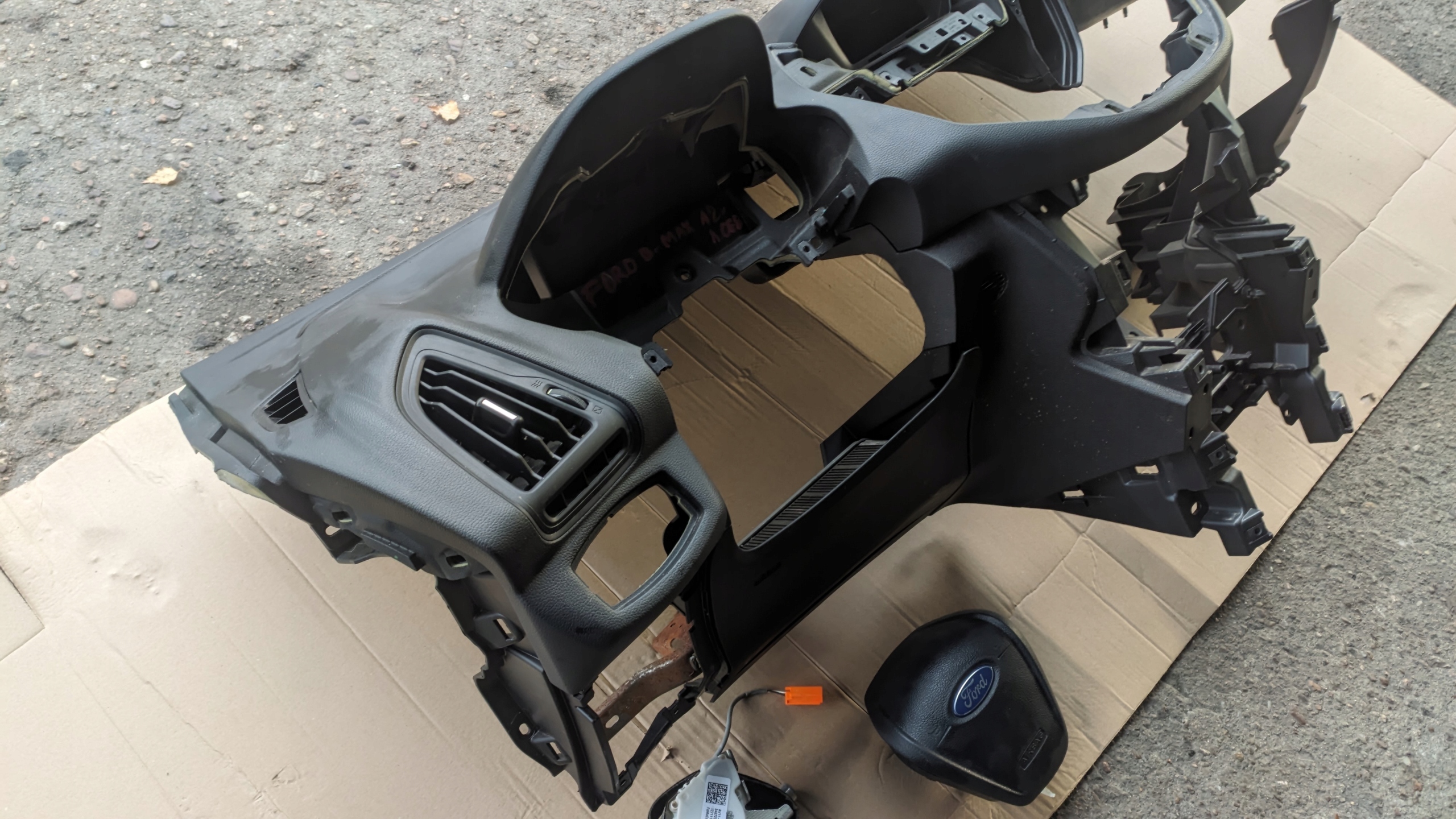 FORD B-MAX 12R 1.0EB dashboard console airbags airbag tension belts