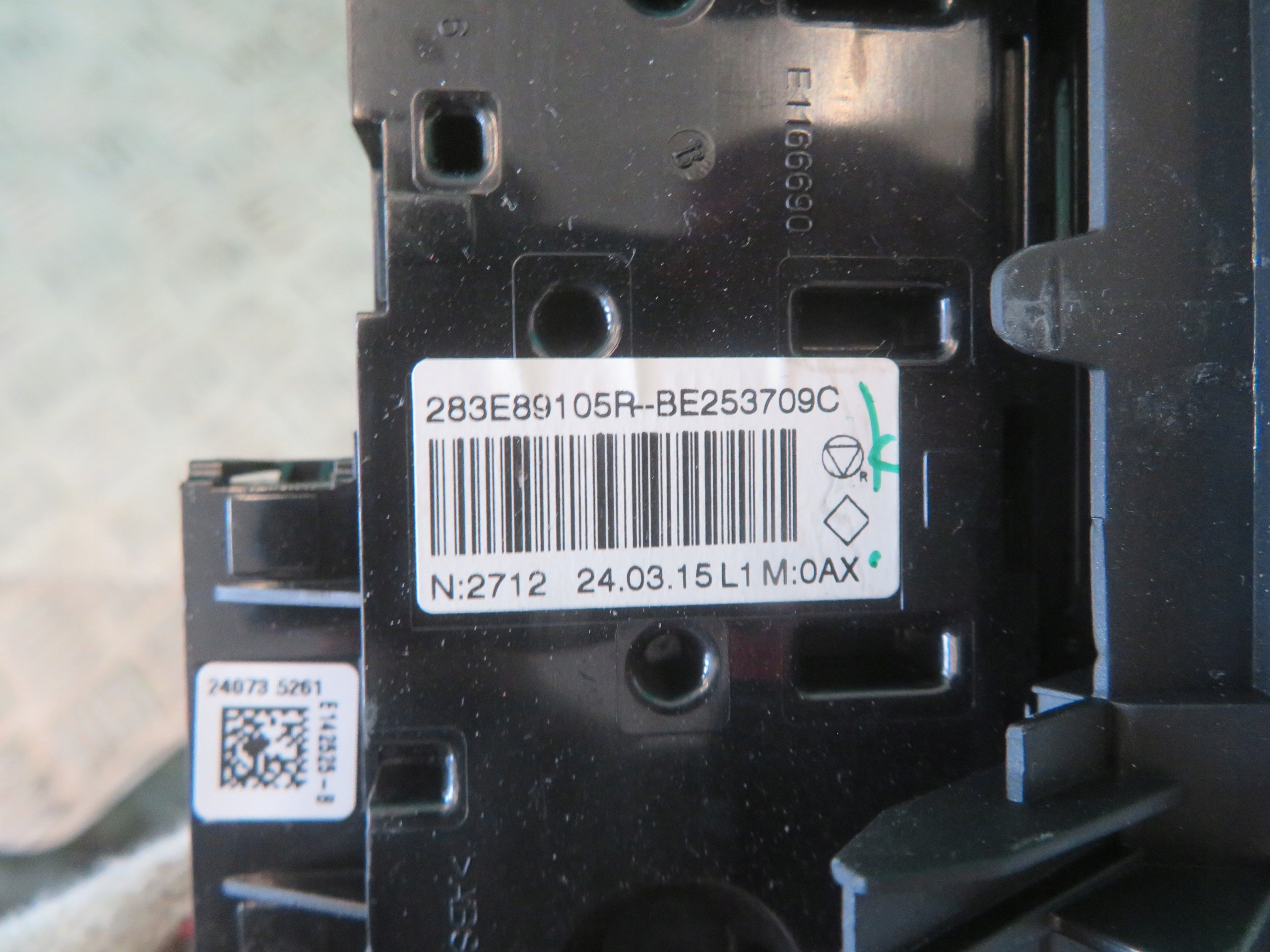 control panel switch TRAFIC VIVARO 24R 283E89105R
