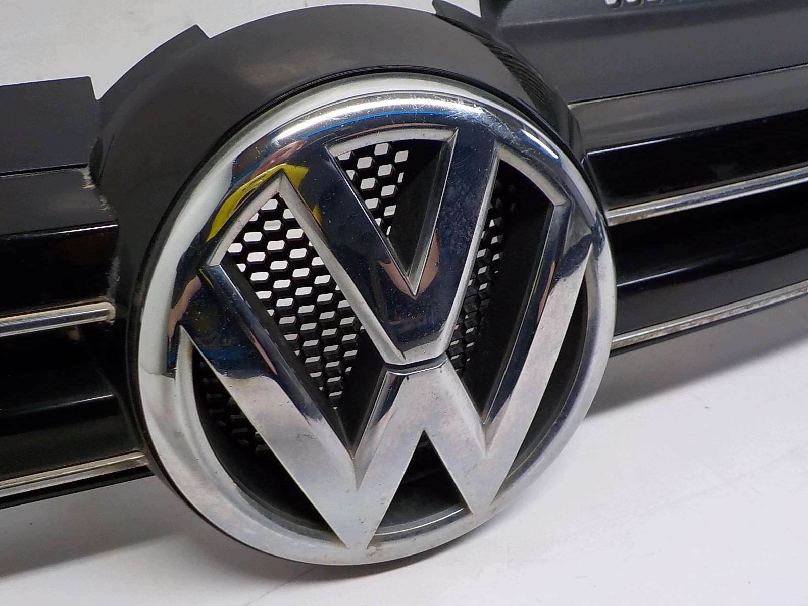 VW GOLF VI grill grille radiator