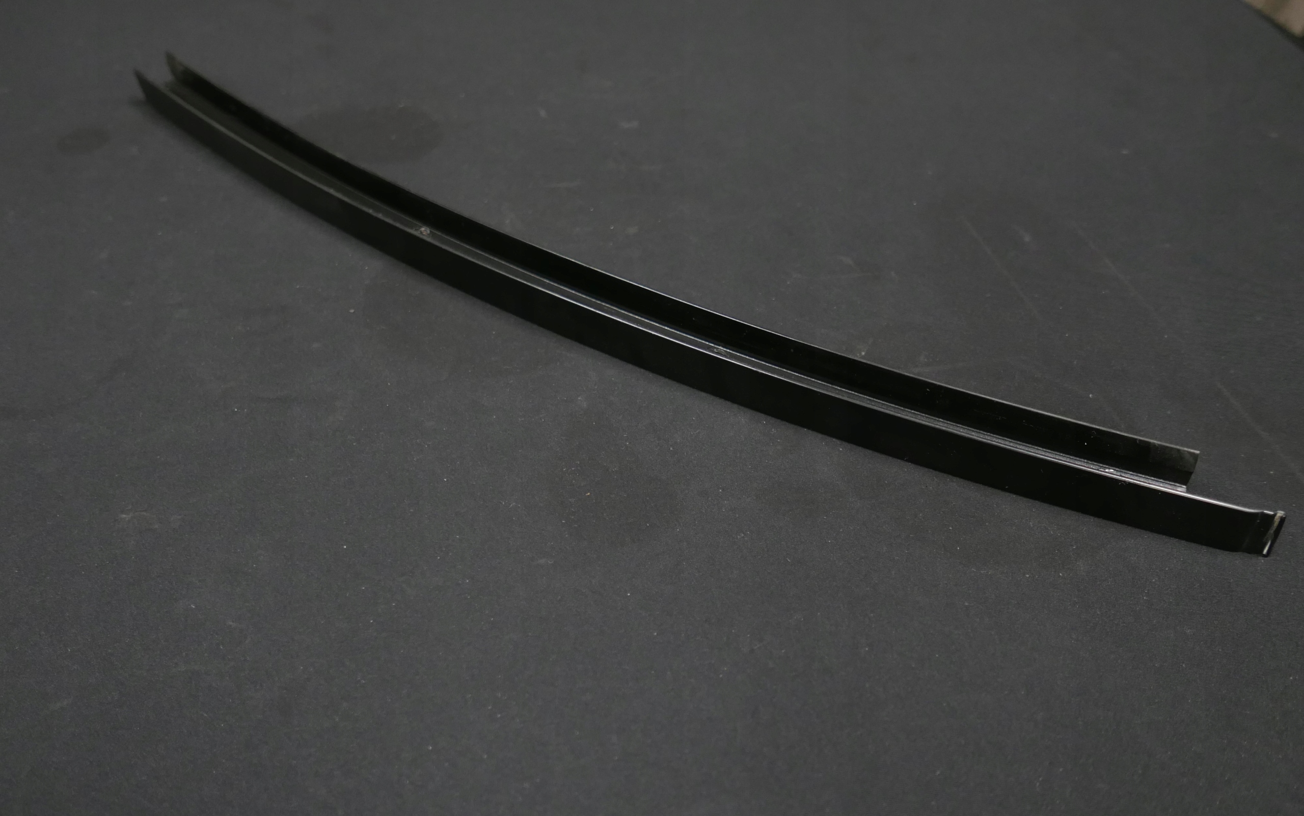 BMW G31 накладка направляющей стекла л 7336977