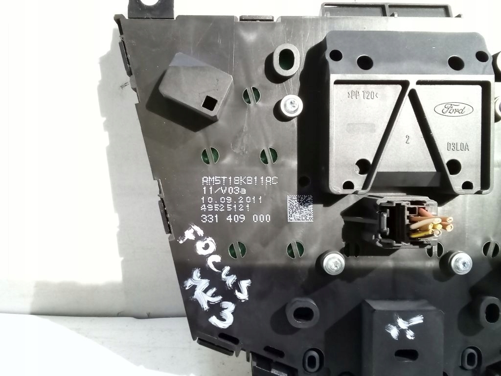Ford Focus MK3 panel radia 331409000