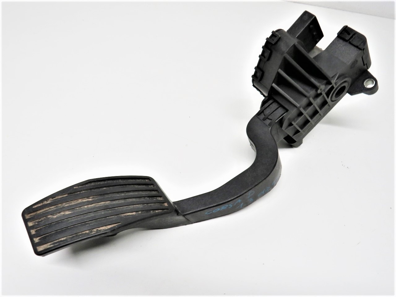 ПЕДАЛЬ ПОТЕНЦІОМЕТРА ГАЗУ OPEL CORSA D 1.3 55702020