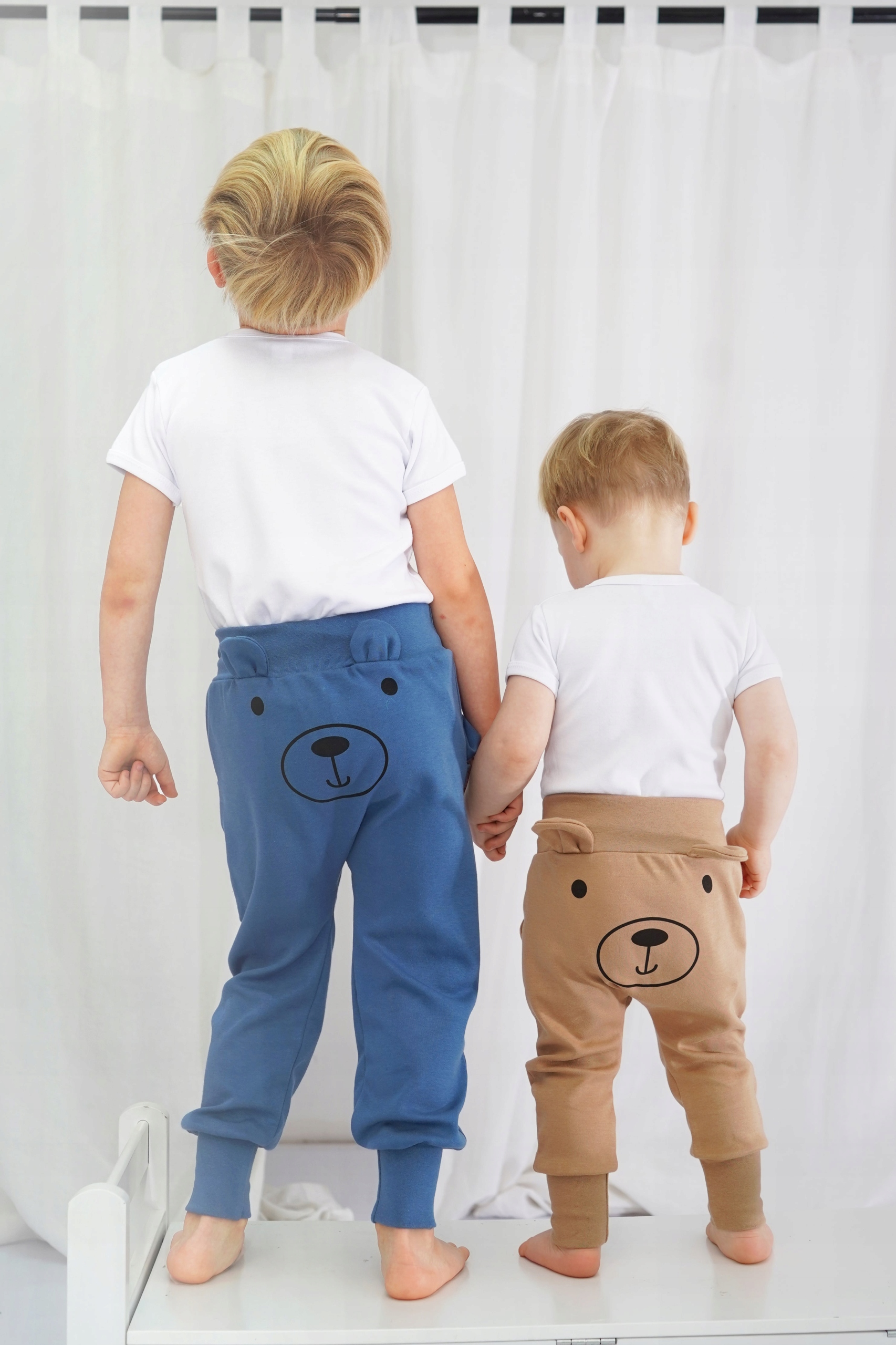 Beżowe spodnie MIŚ 2 do nauki samodzielności żłobka przedszkola bawełna 104 Kolor beżowy