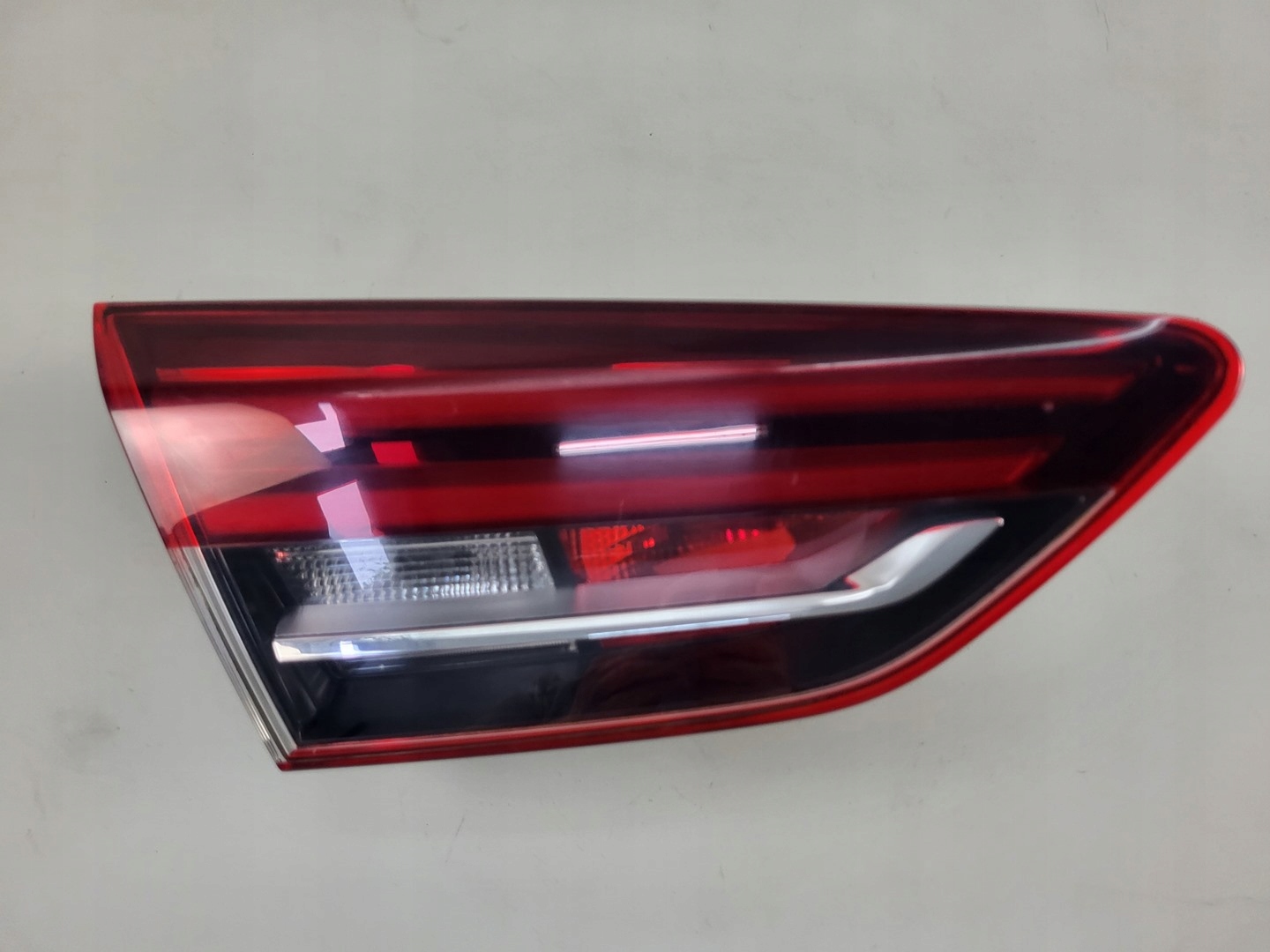light to the bonnet left rear part left rear OPEL INSIGNIA B HB 39108791