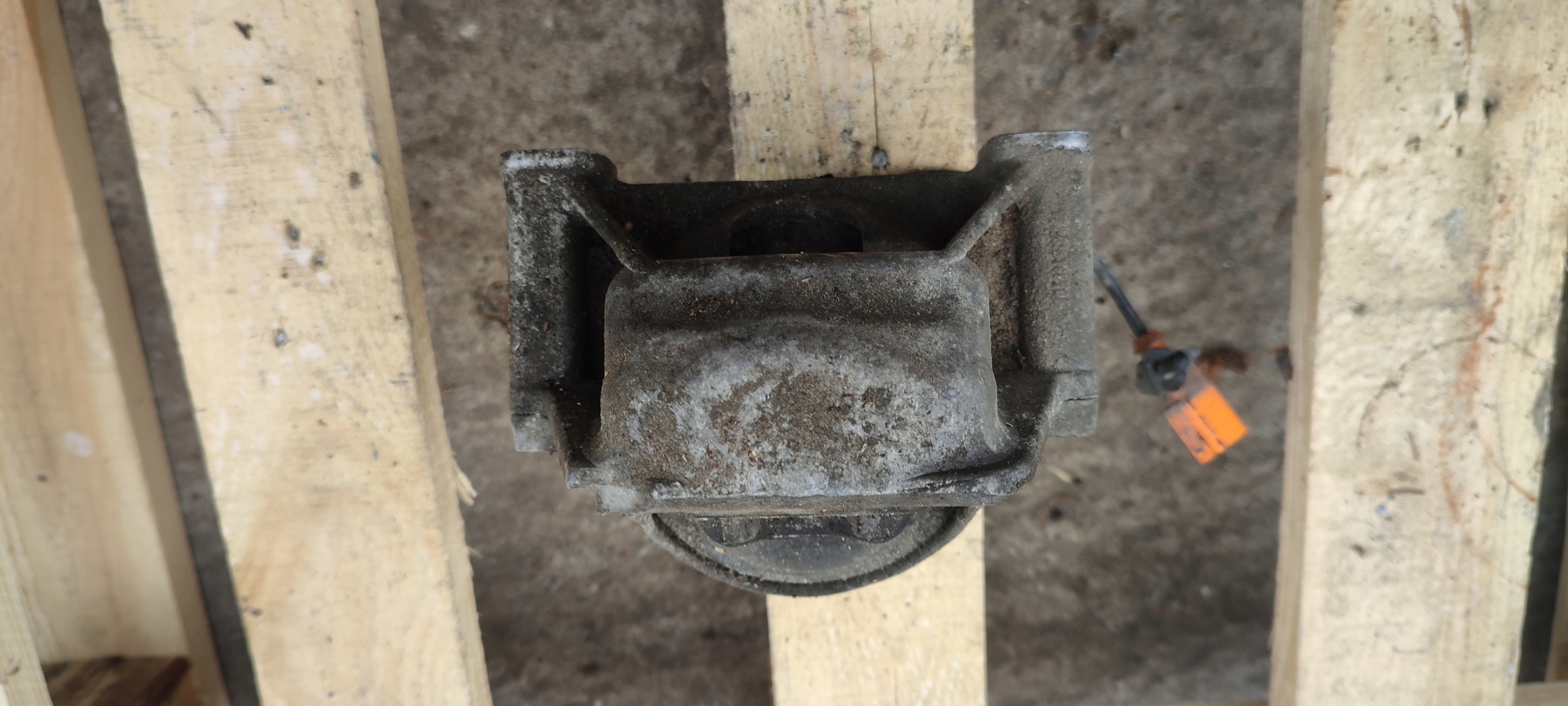 engine mount AUDI A4 B8 A5 8T 8K 1.8 TFSI 8R0199381E