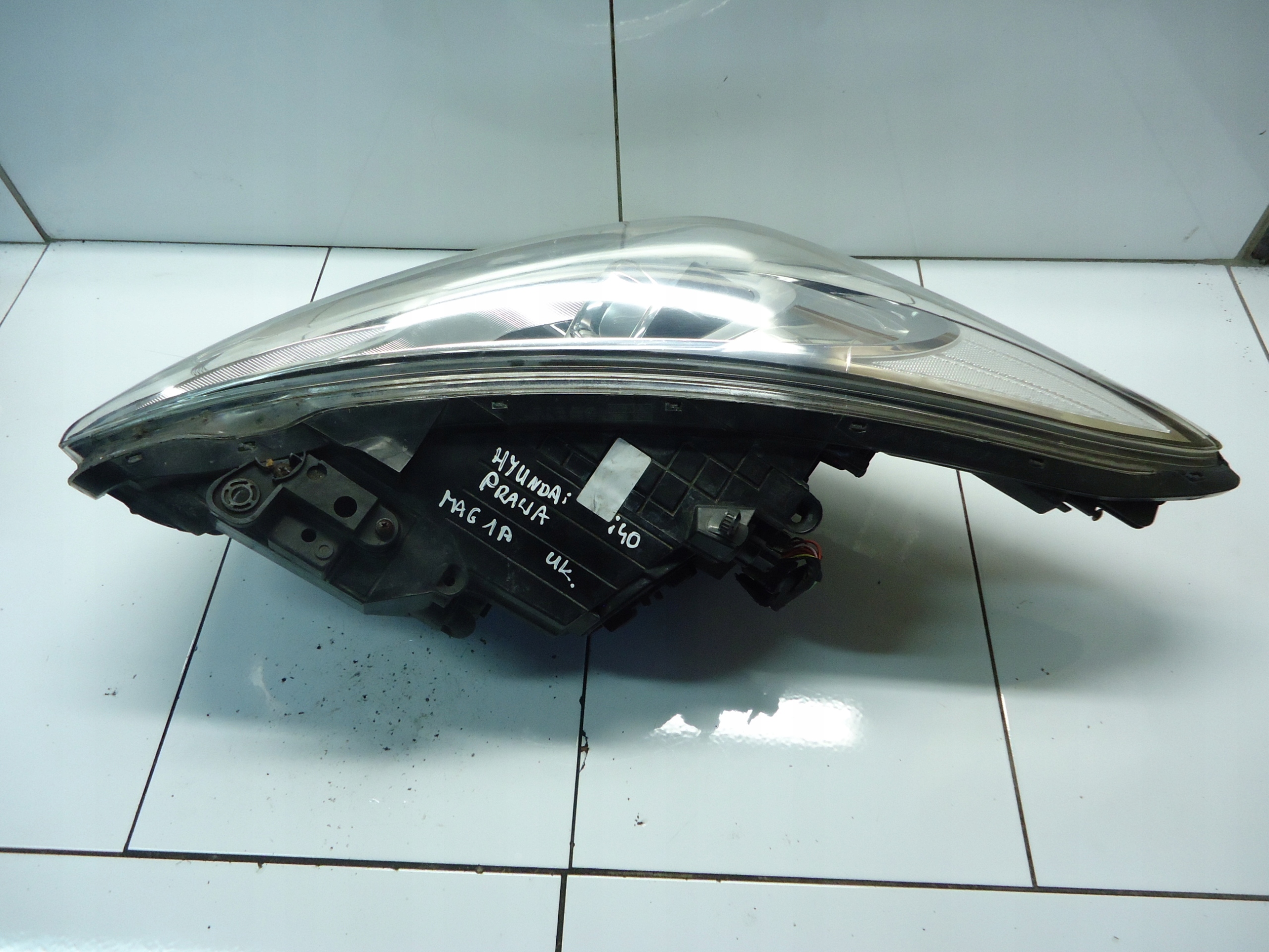 HYUNDAI I40 light right front 92102-3ZXXX