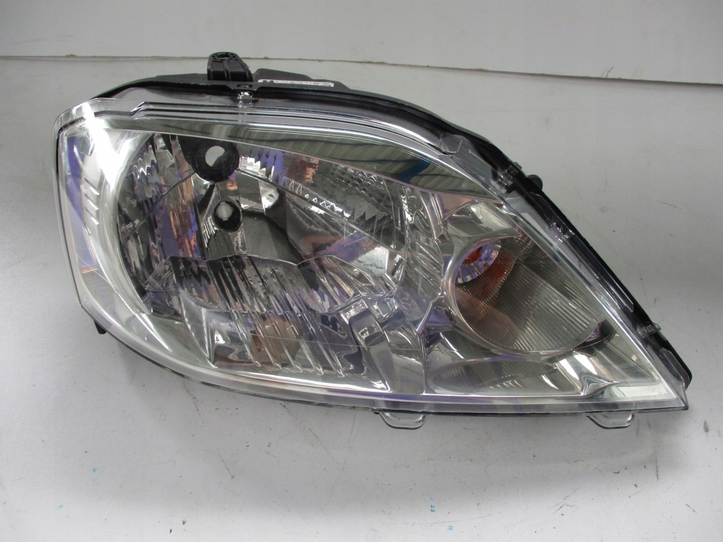 LICHT RECHTS DACIA LOGAN