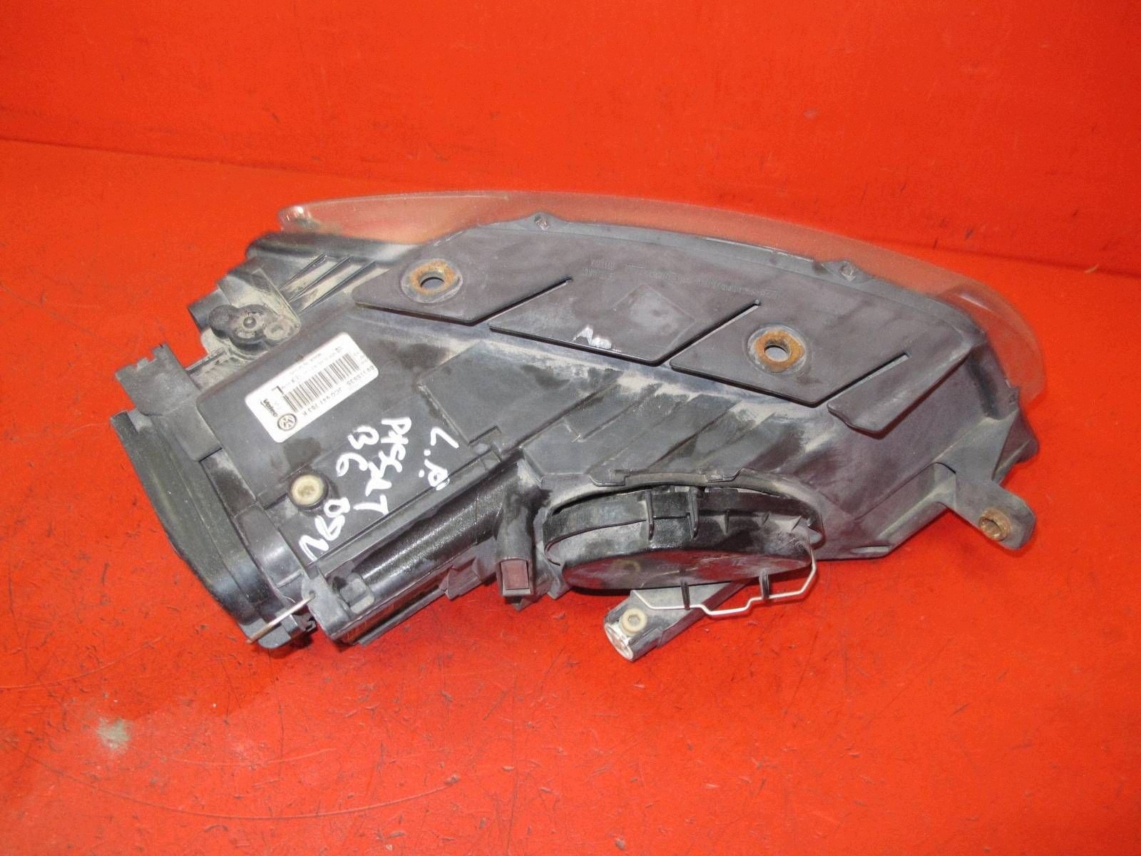 VW VOLKSWAGEN PASSAT B6 3C light front left REFLEKTOR left BI-XENON SKETNY
