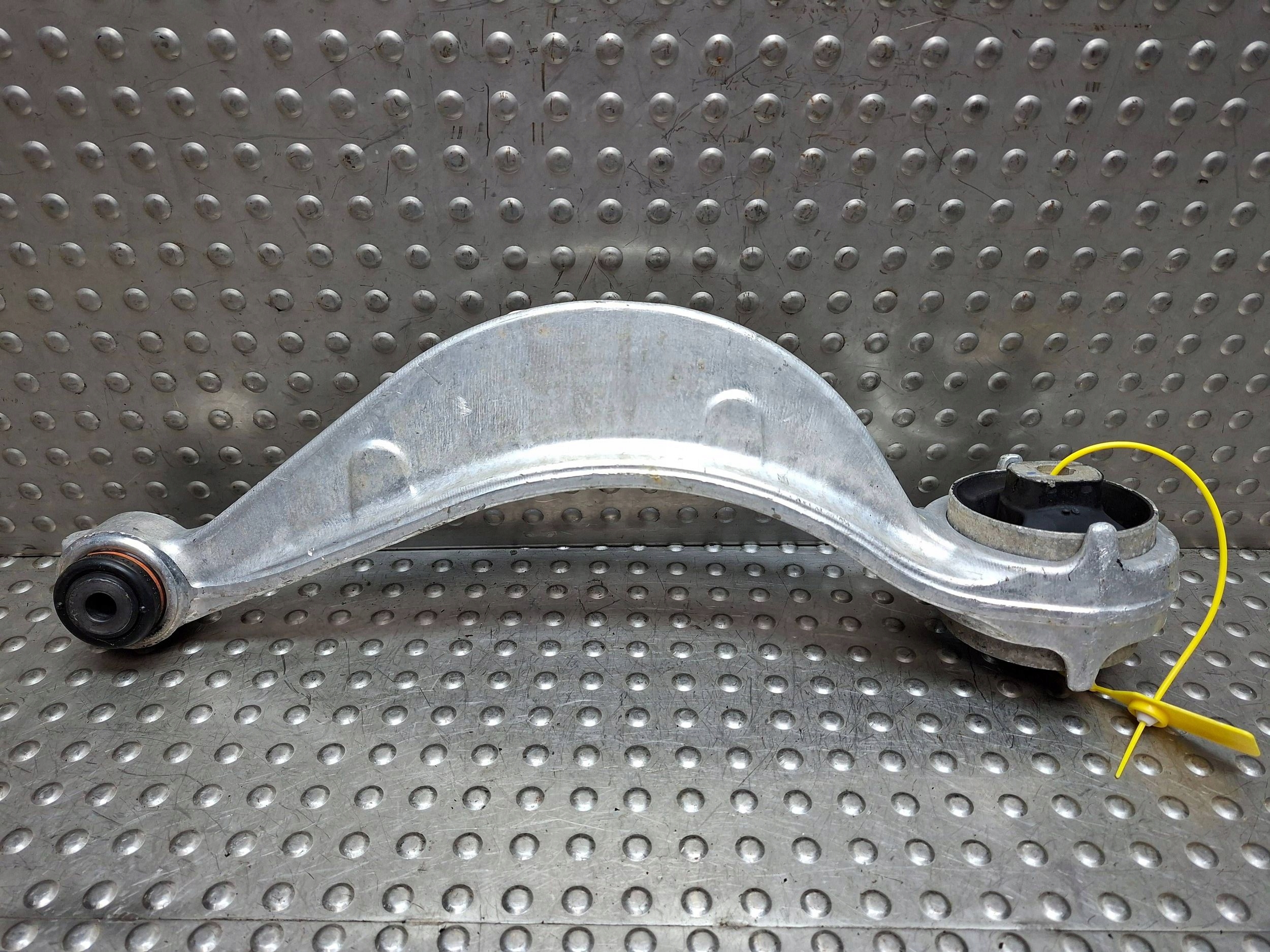 arm right = left front RANGE ROVER VELAR F560 JAGUAR F-PACE HK83-3C255