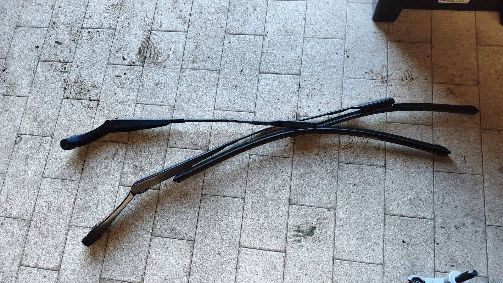 ablaktörlőkar Komplet Twingo e-tech 288810081R 288866930R