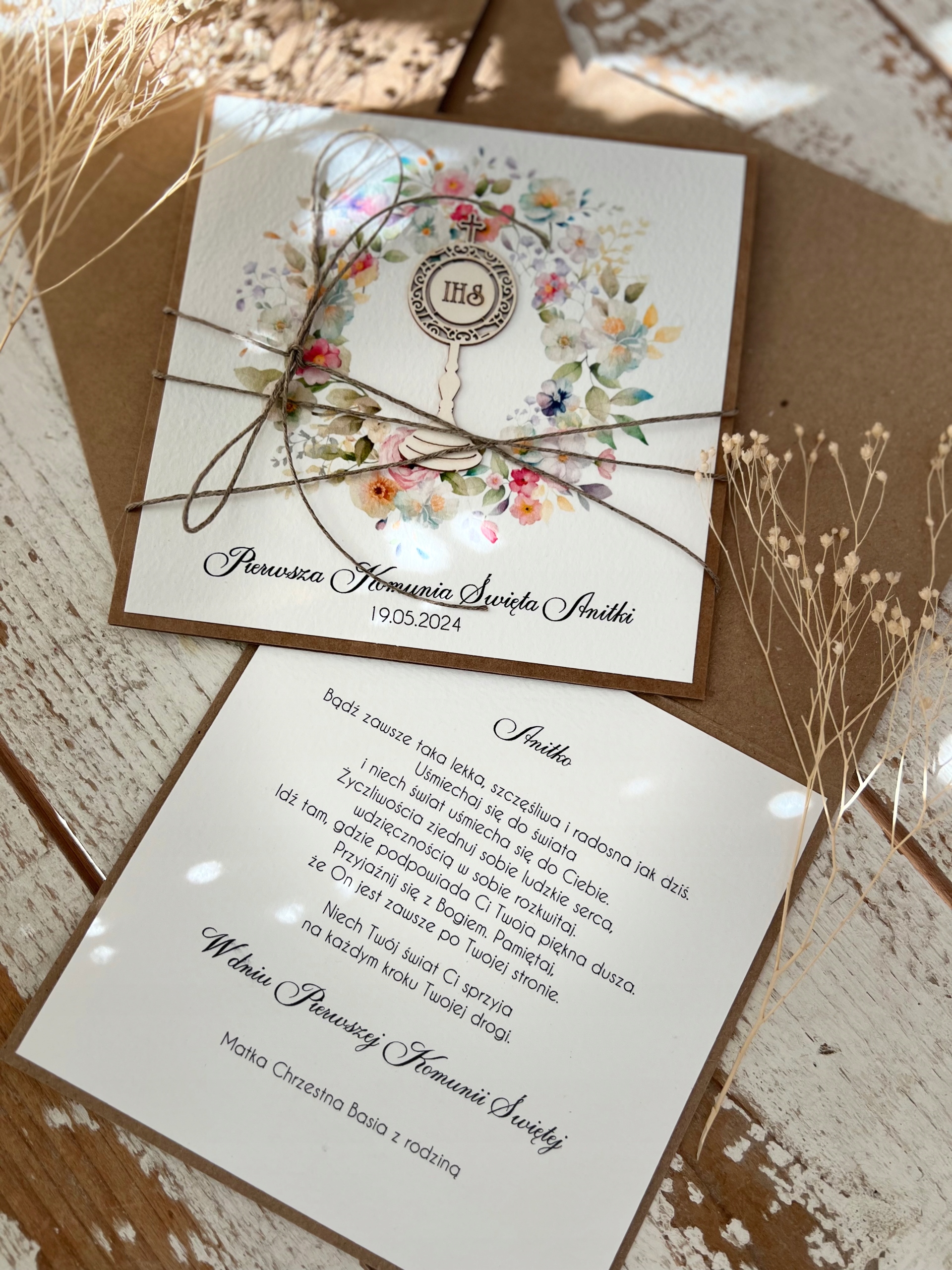 Ručně vyrobená karta pro společenství suvenýr společenství s personalizací