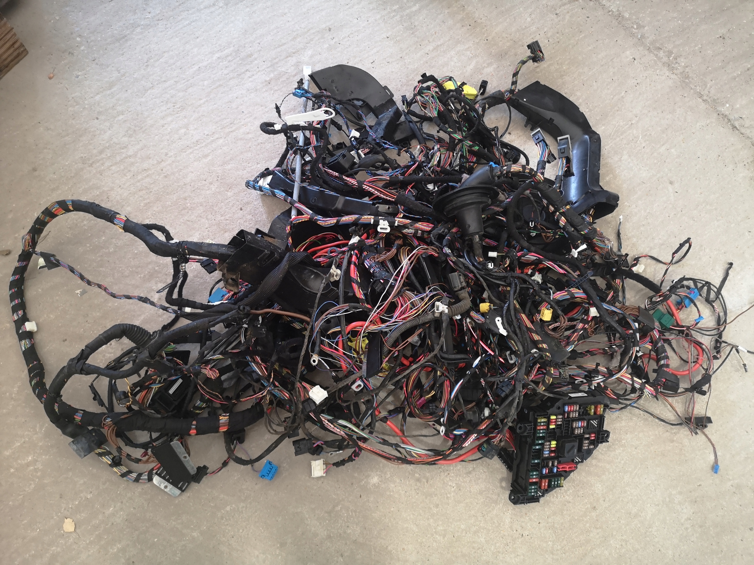 Монтаж джгута проводів салону BMW F11 EU 2.0 D WEBASTO