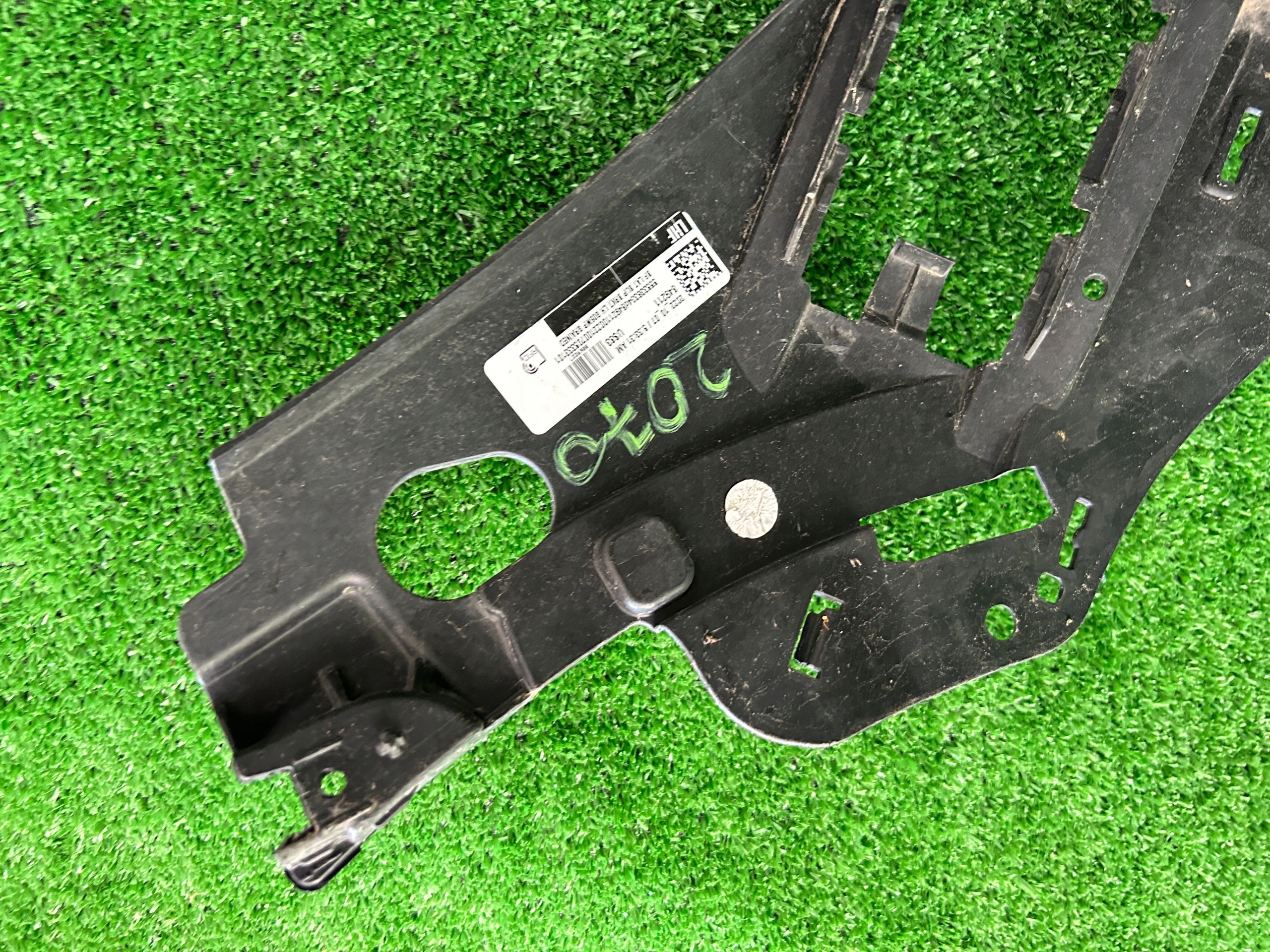 BMW X5 G05 bumper bracket front 8069227