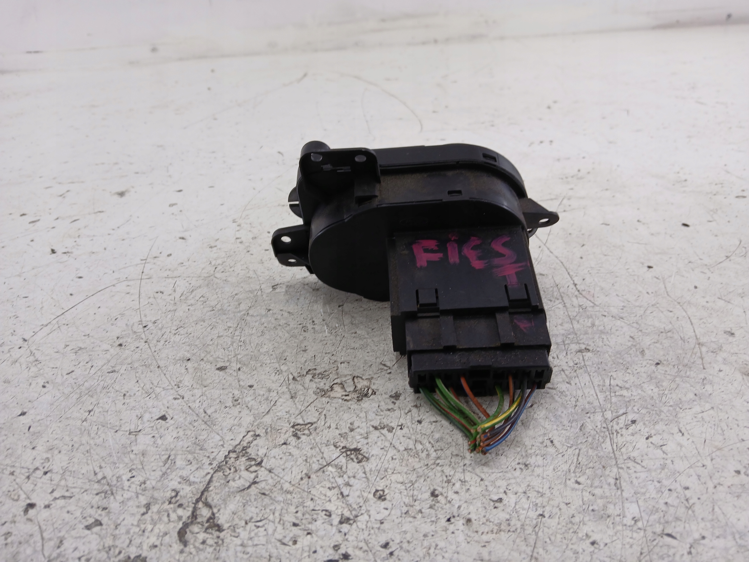 FORD FIESTA MK6 light switch 2M6T13A024AC