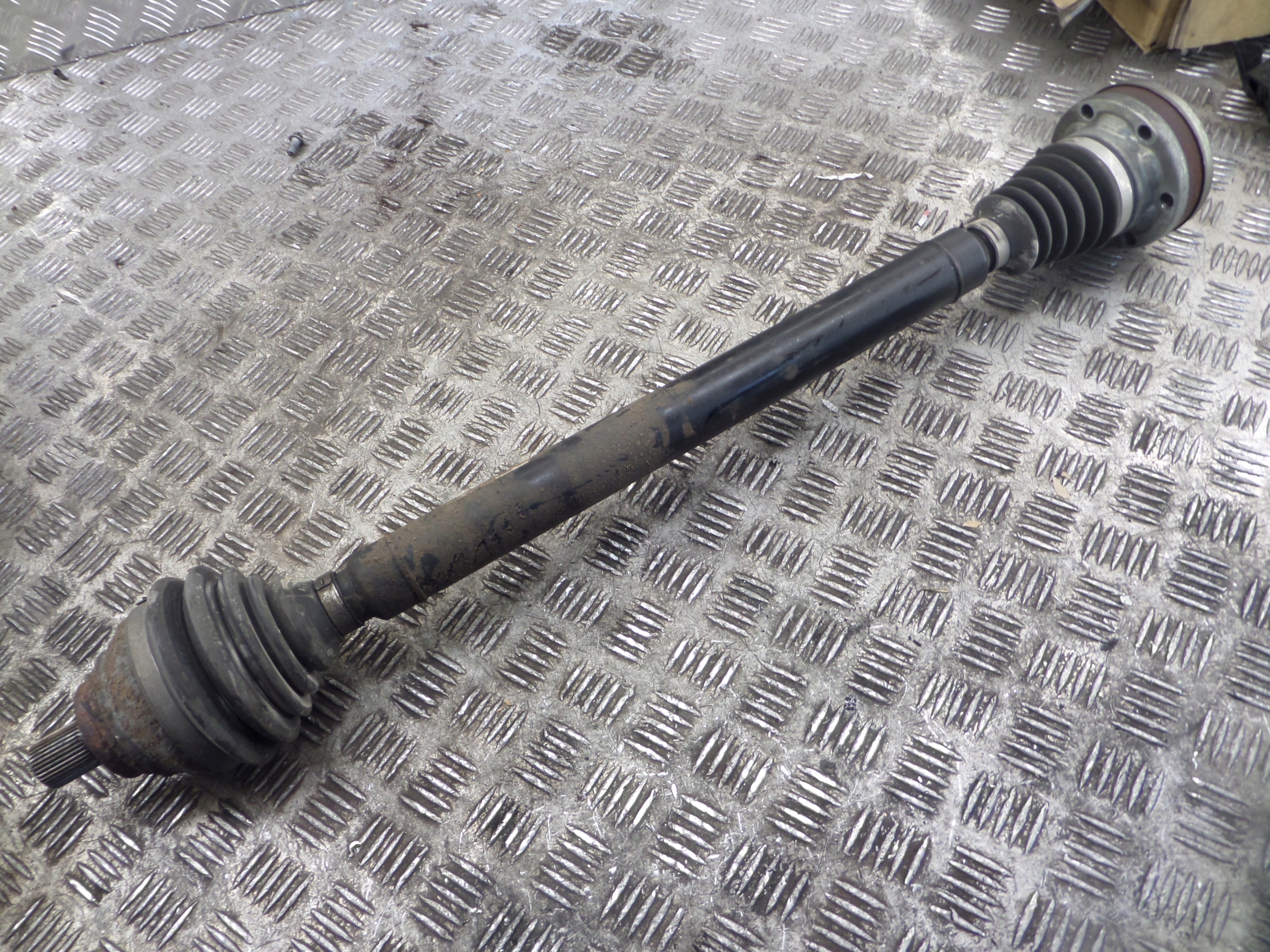VW PASSAT B7 semi-axis right front 2.0 TDI 1K0407272RB