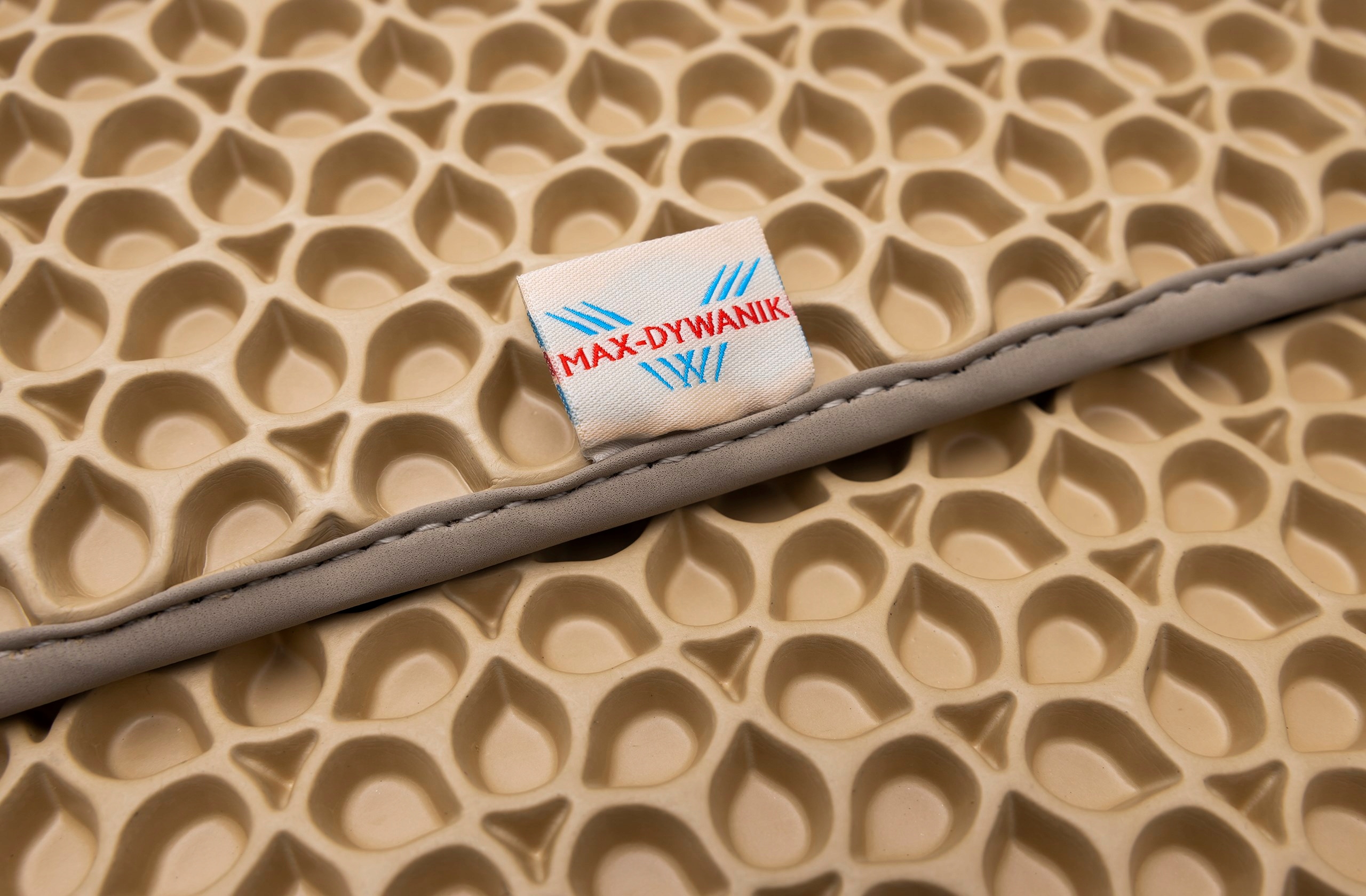 Toyota Hilux VIII Pick-up 2015- Wkład do kufra EVA Numer katalogowy producenta 713776841000