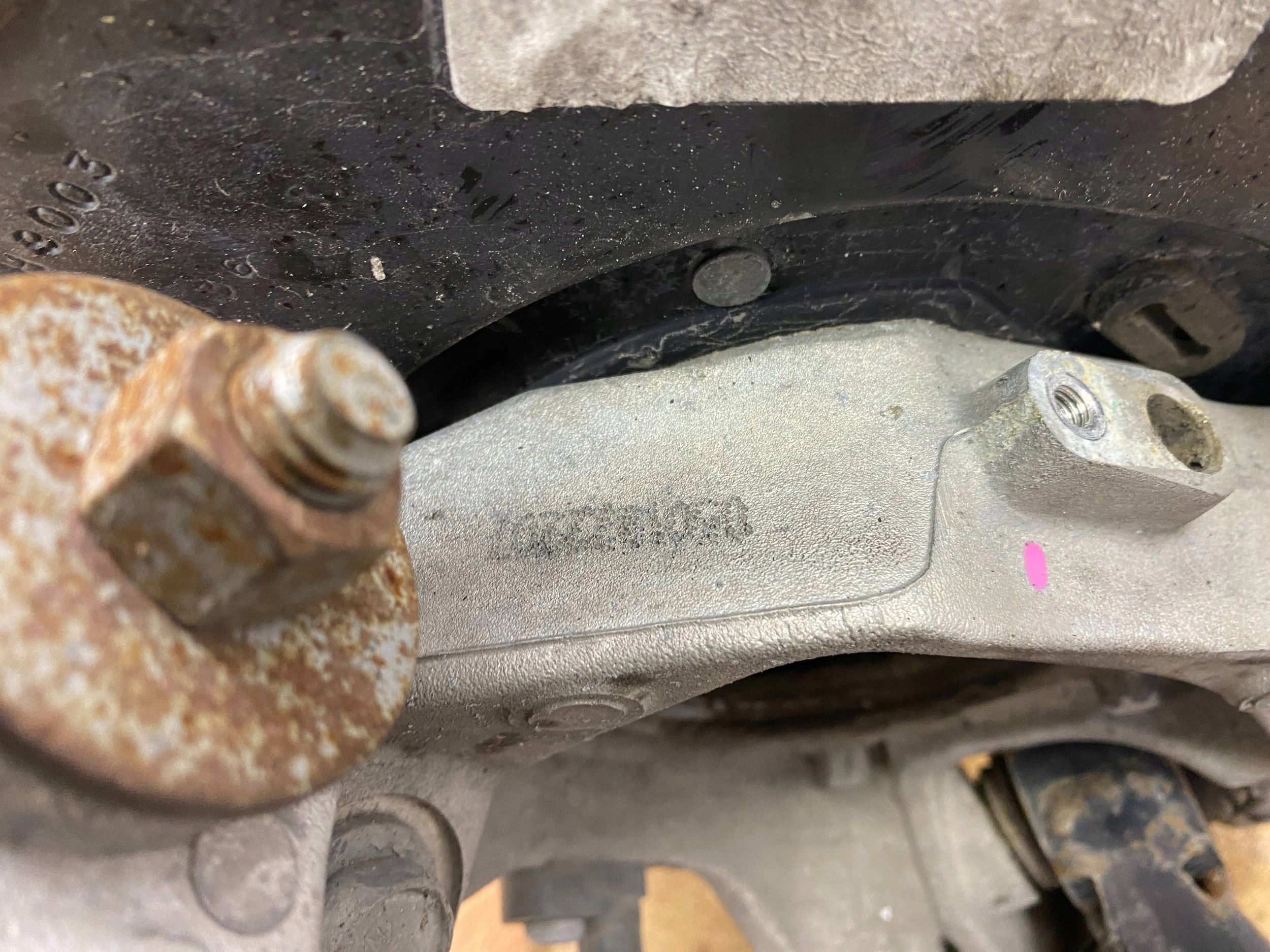 swing rear sususpension rear. Dodge Challenger 2015
