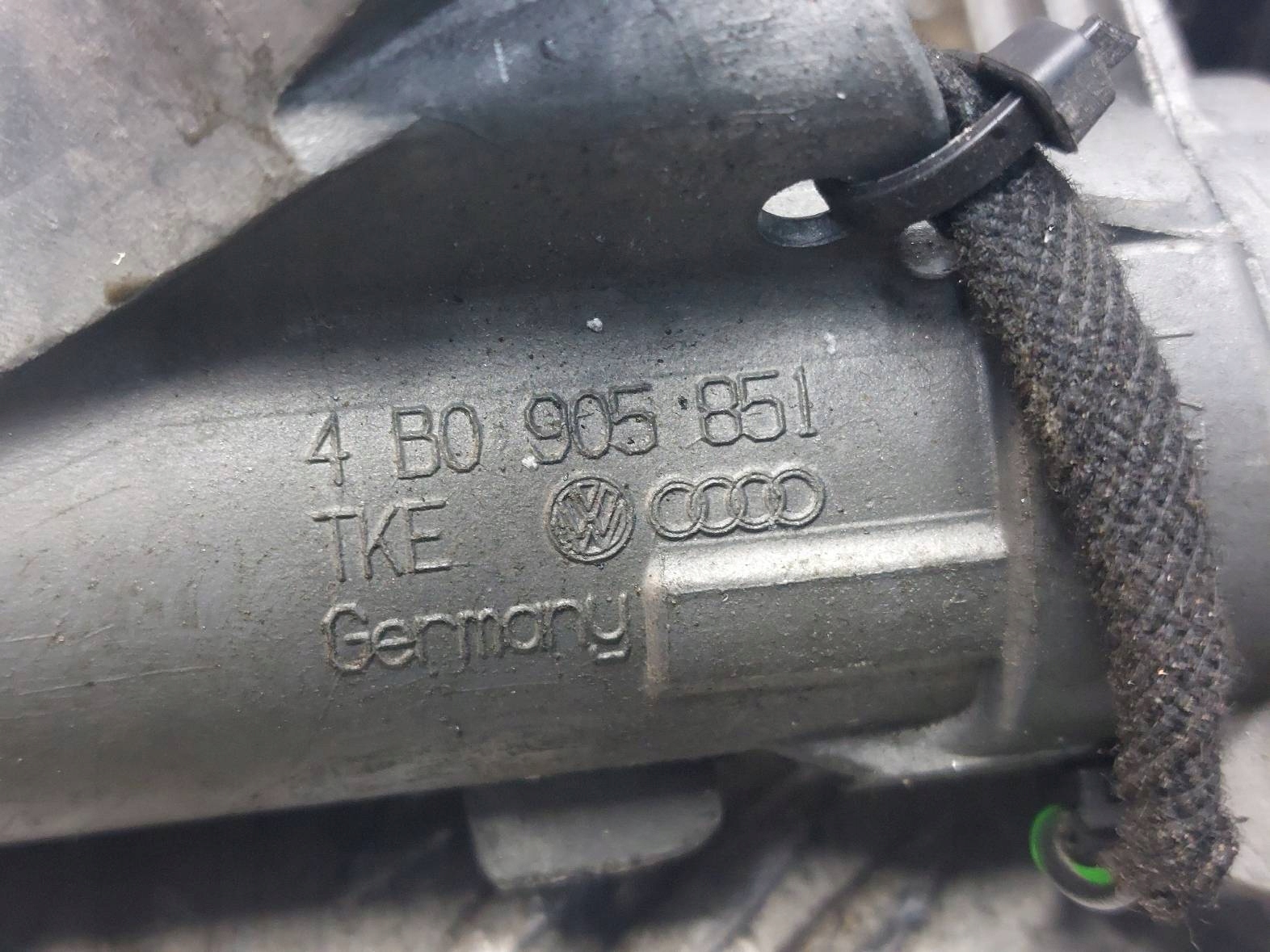 running board STARTOWY VOLKSWAGEN PASSAT B5 8D0907558F 4B0905851